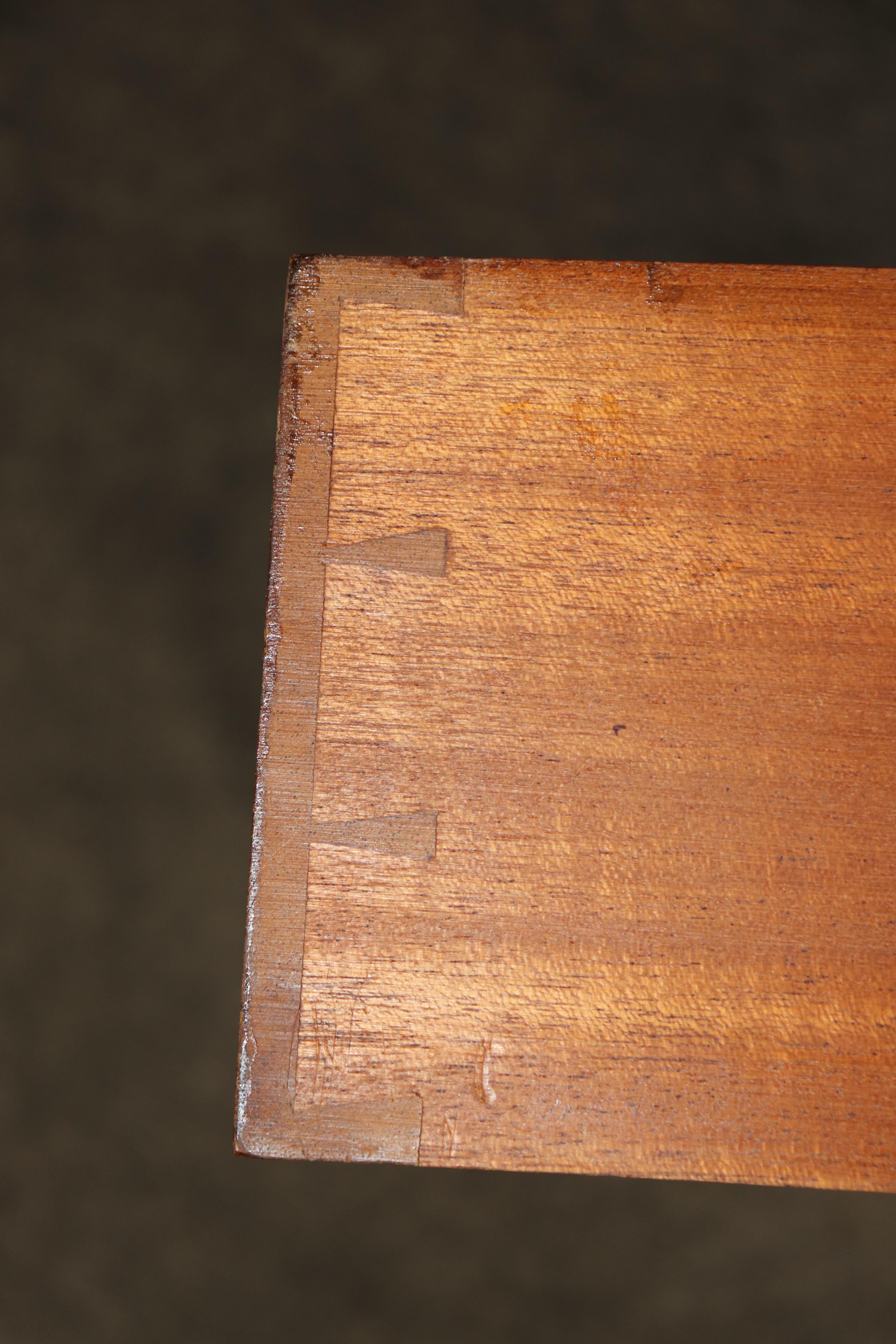 French Art Deco Rosewood Sideboard In the Manner of Ruhlmann For Sale 9