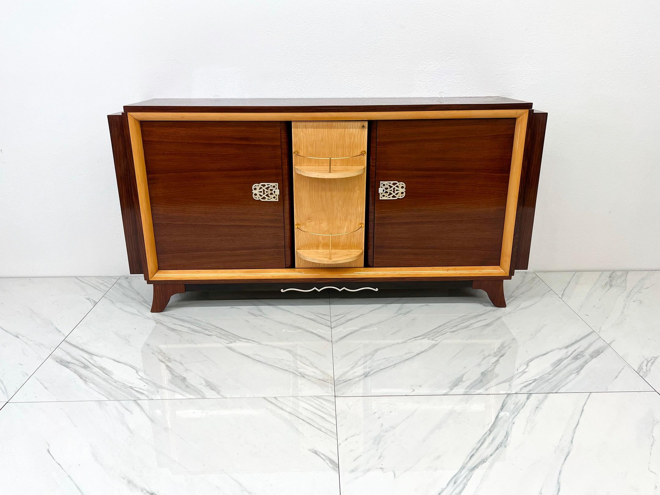 Credenza francese Art Déco in palissandro con bar, anni '40 In condizioni buone in vendita a Culver City, CA