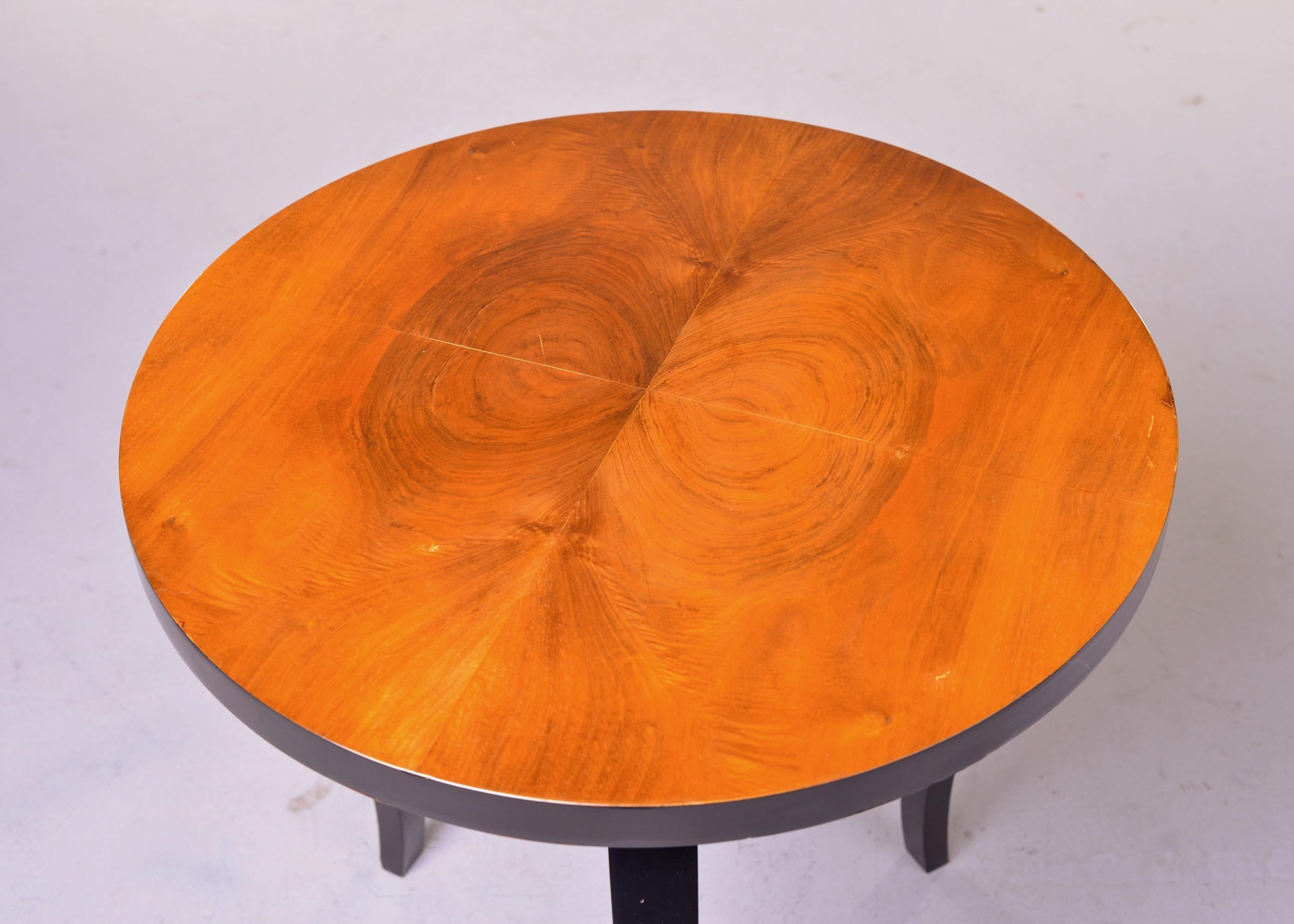 French Art Deco Round Burl Wood Side Table with Black Legs For Sale 1