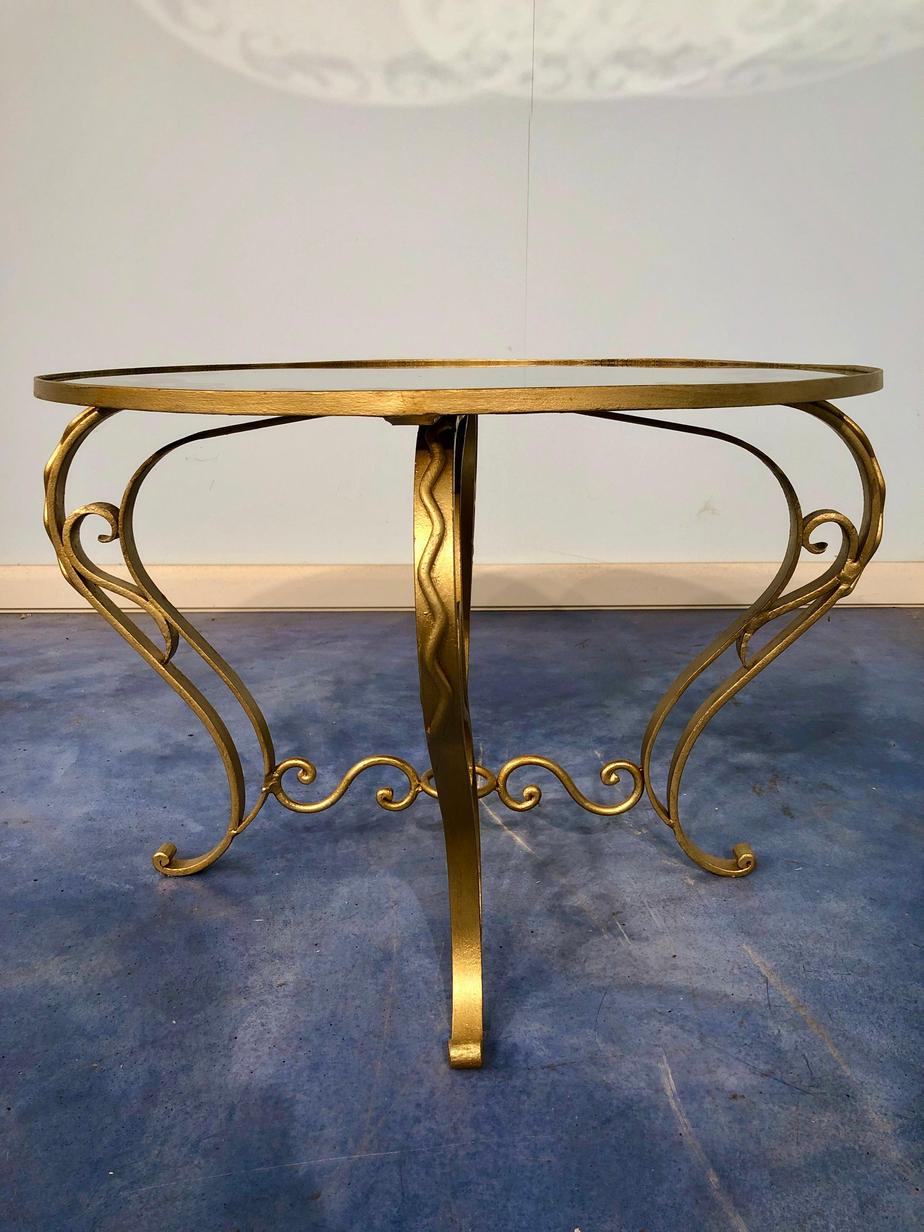 Mid-20th Century French Art Deco Round Coffee Table in Gilded Iron, 1950 For Sale