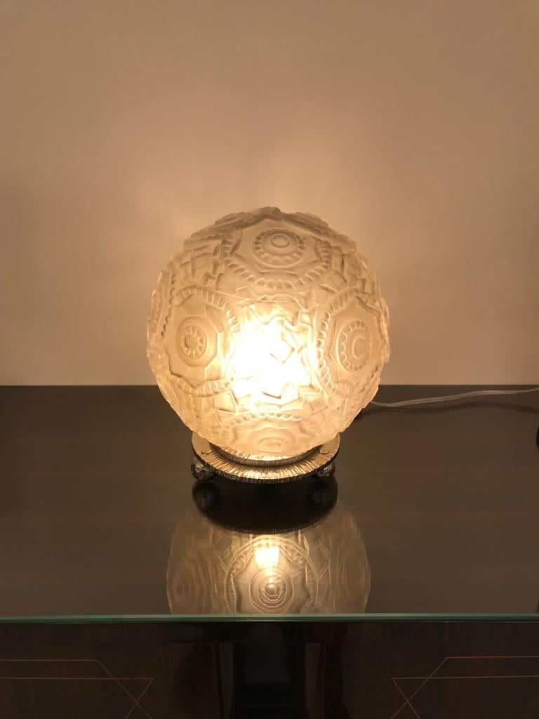 French Art Deco Round Geometric Table Lamp by Sabino For Sale 7