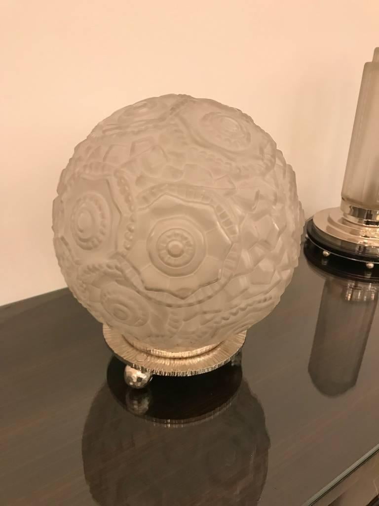 French Art Deco Round Geometric Table Lamp by Sabino In Excellent Condition For Sale In North Bergen, NJ
