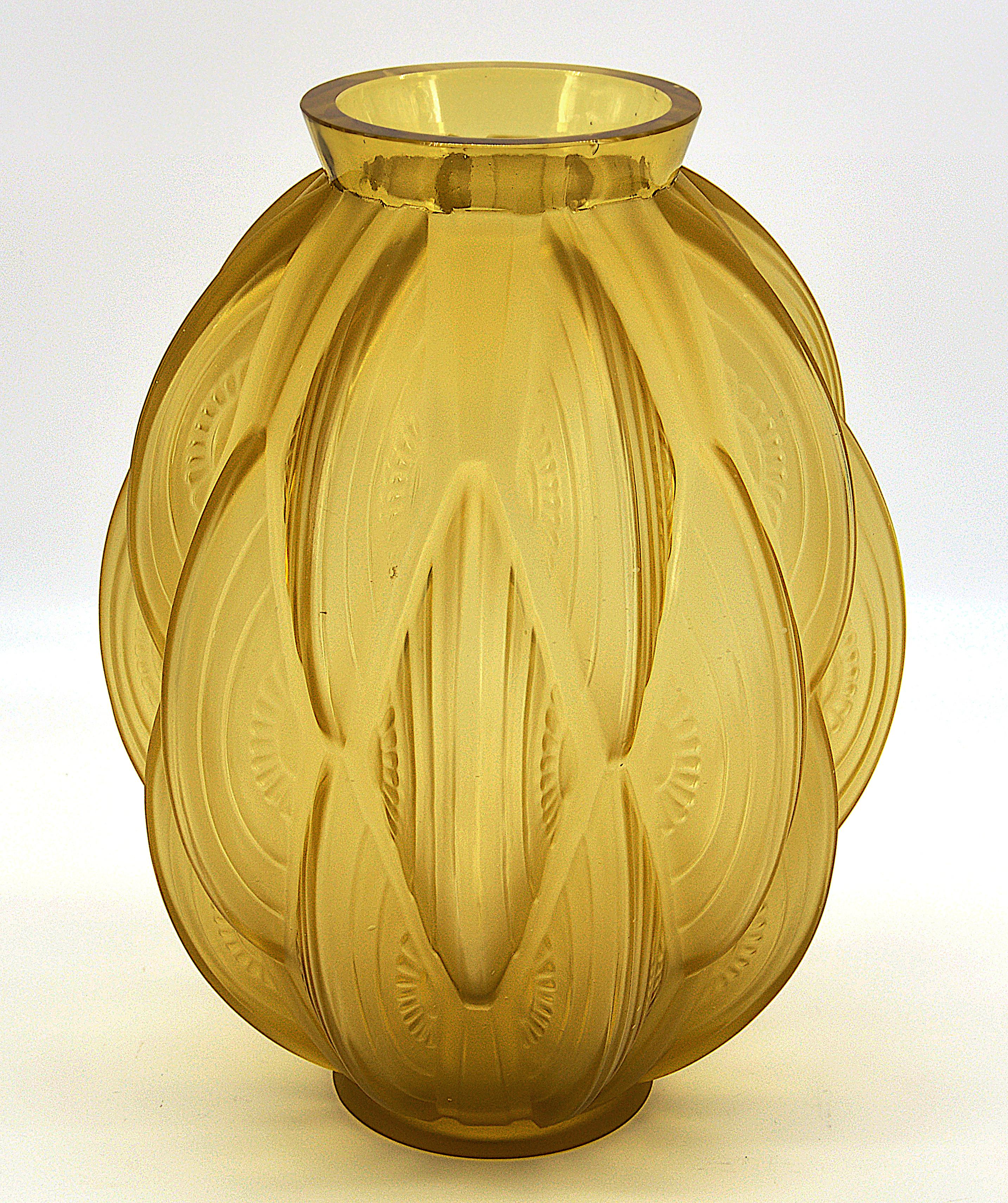 French Art Deco Sabino "24 Pirogues" Vase, 1929 at 1stDibs