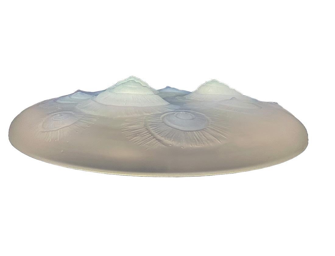 Glass French Art Deco Sabino opalescent glass bowl plate, 1930s For Sale