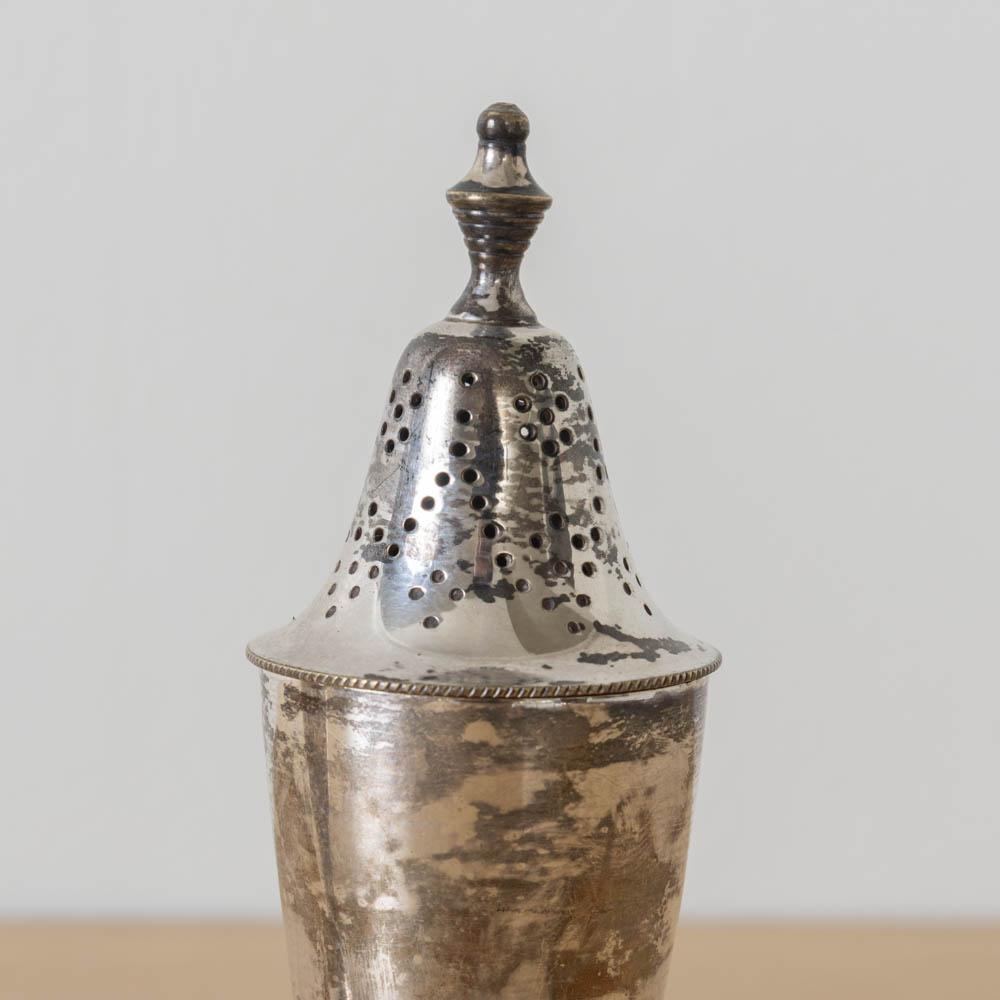 Französische Art Deco Salz- und Pfefferstreuer im Angebot 3