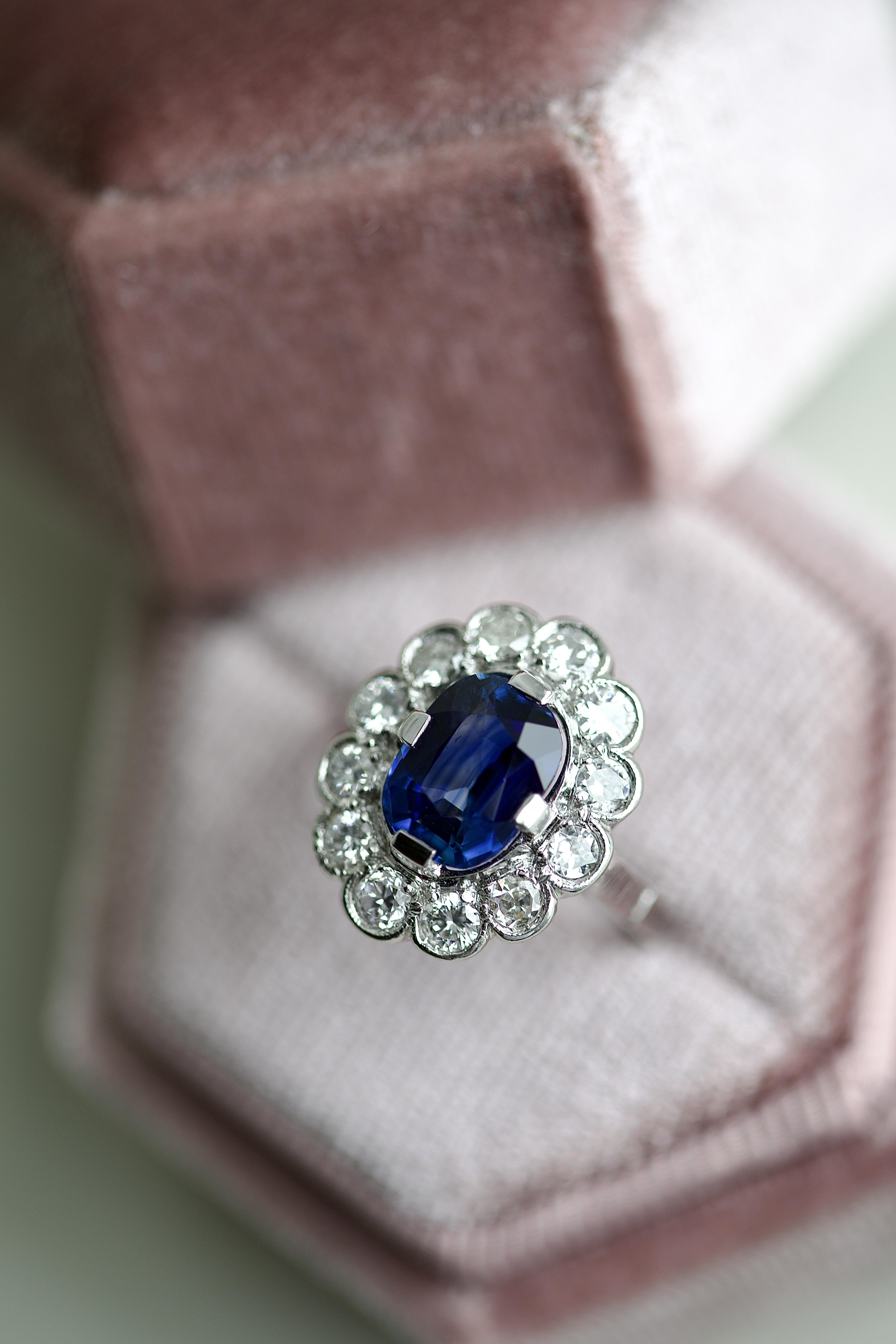 French Art Deco Sapphire Diamond Platinum Cluster Ring In Excellent Condition For Sale In Beverly Hills, CA