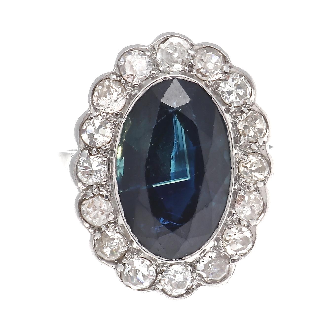 French  Sapphire Diamond Platinum Ring In Excellent Condition In Beverly Hills, CA