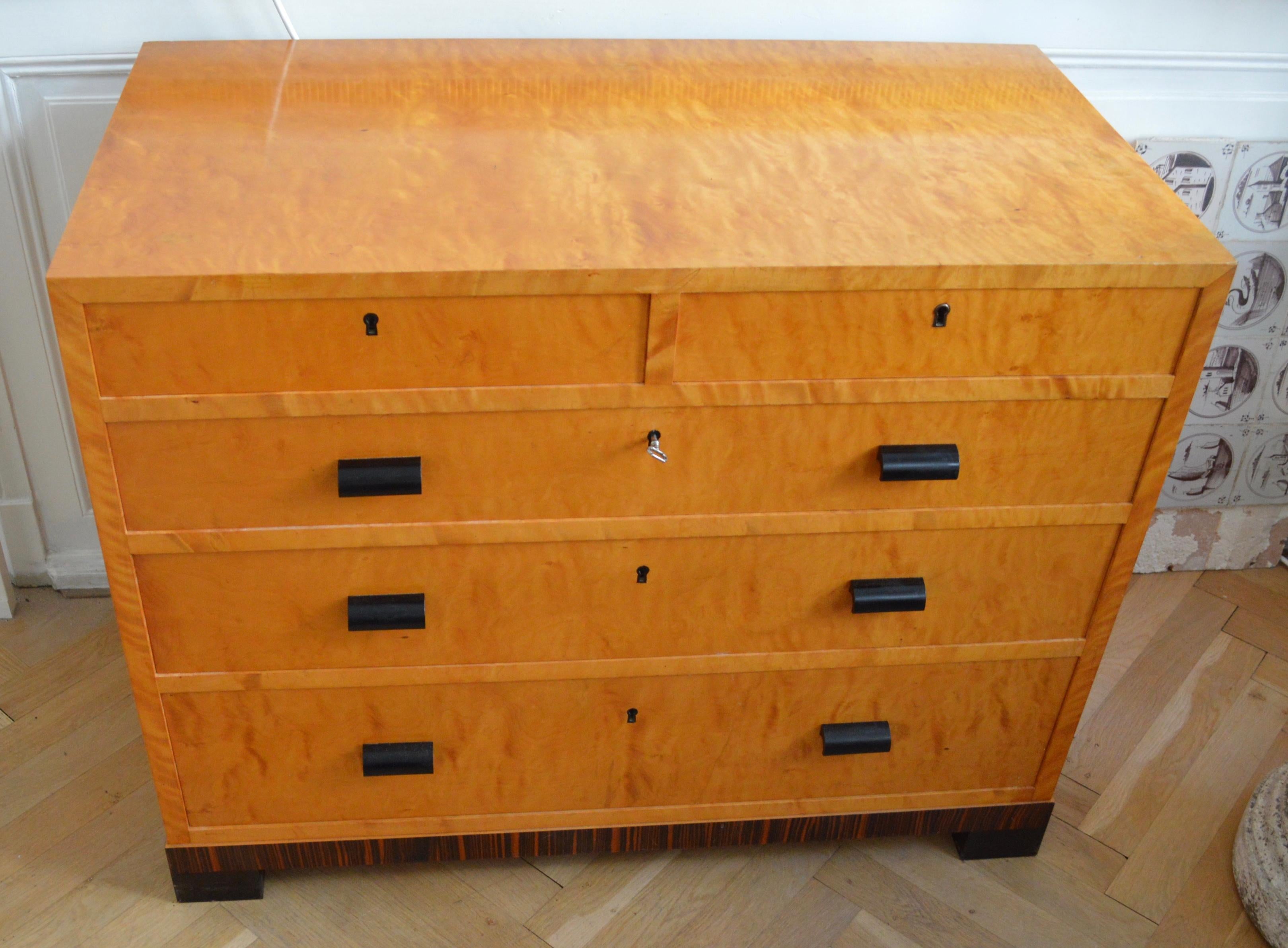 French Art Deco Satinwood Dresser In Bird’s-Eye Maple And Zebra Veneer 3