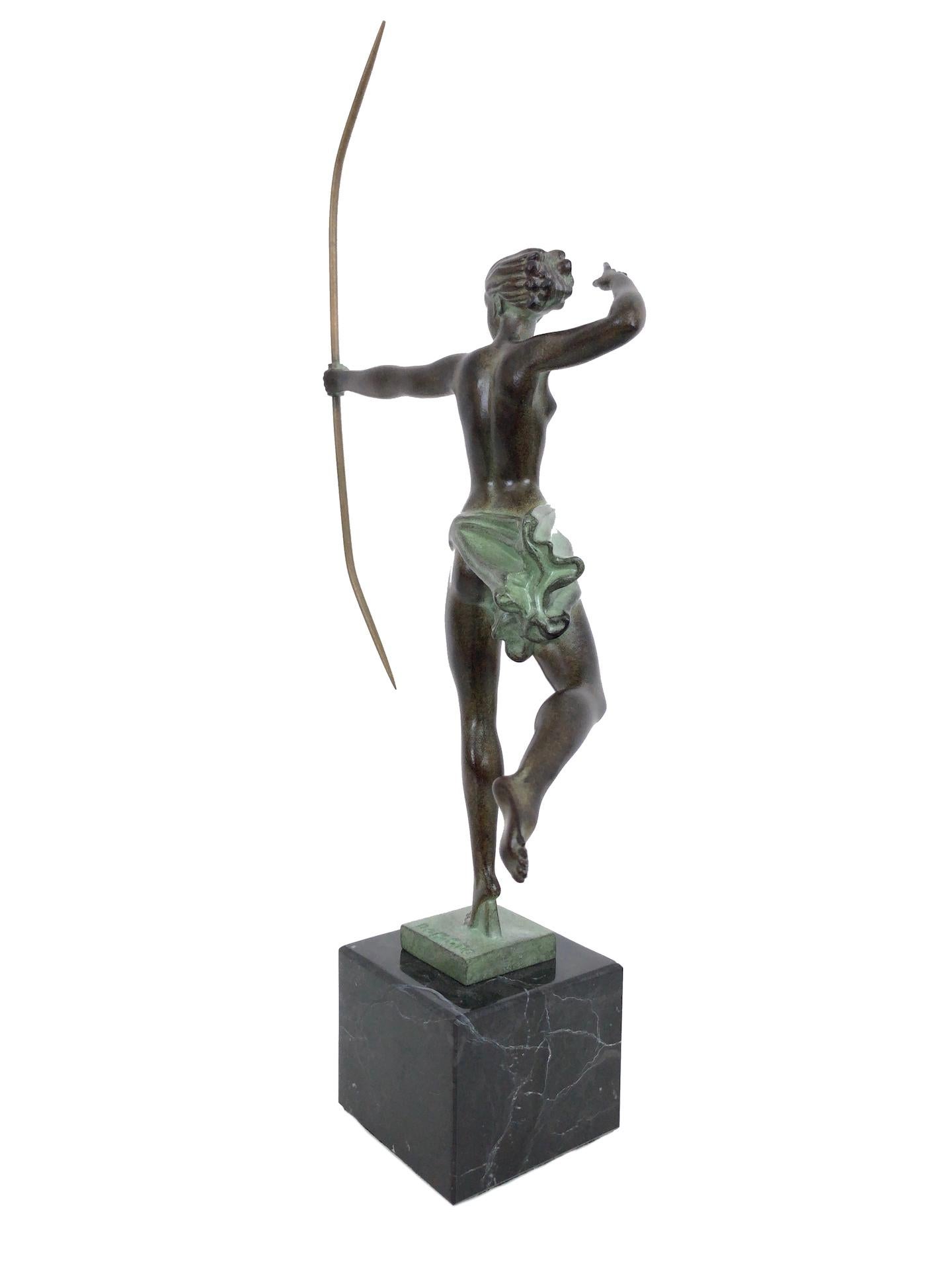 Patiné Sculpture Amazone Art Déco française Atalante de Jean de Marco pour Max Le Verrier en vente