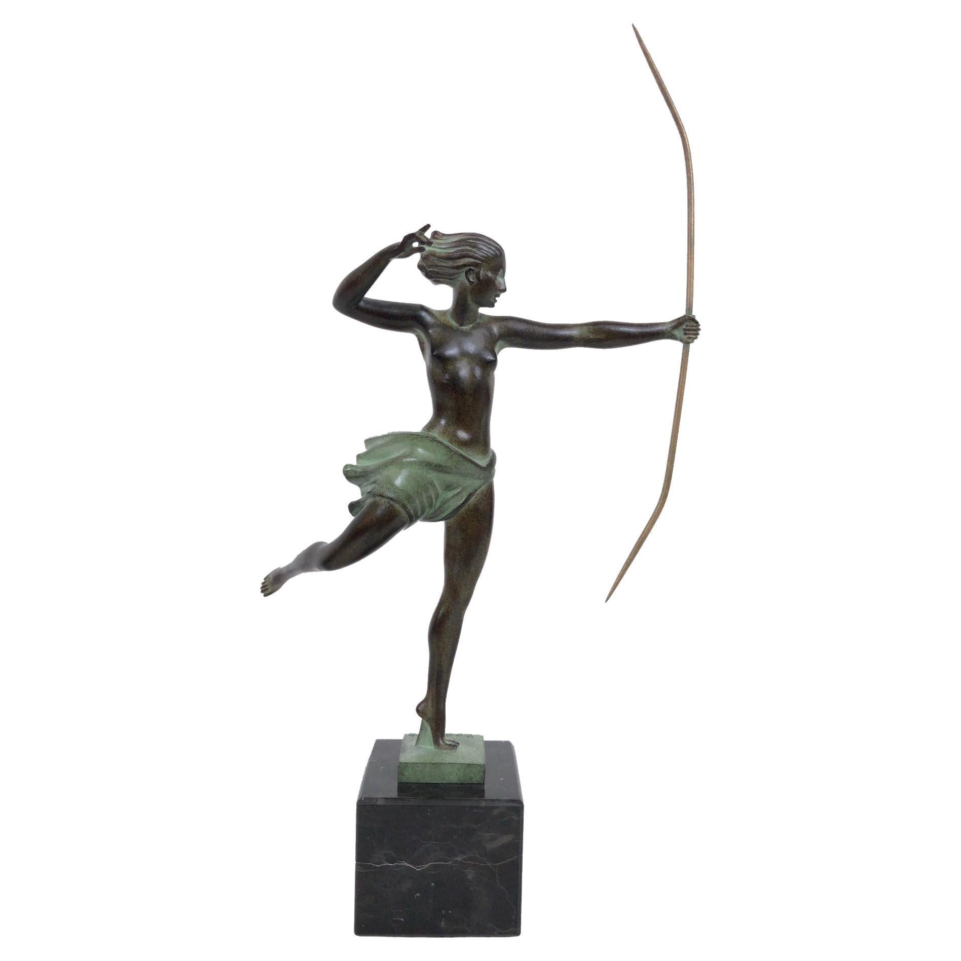 Escultura francesa Art Decó Amazona Atalante de Jean de Marco para Max Le Verrier
