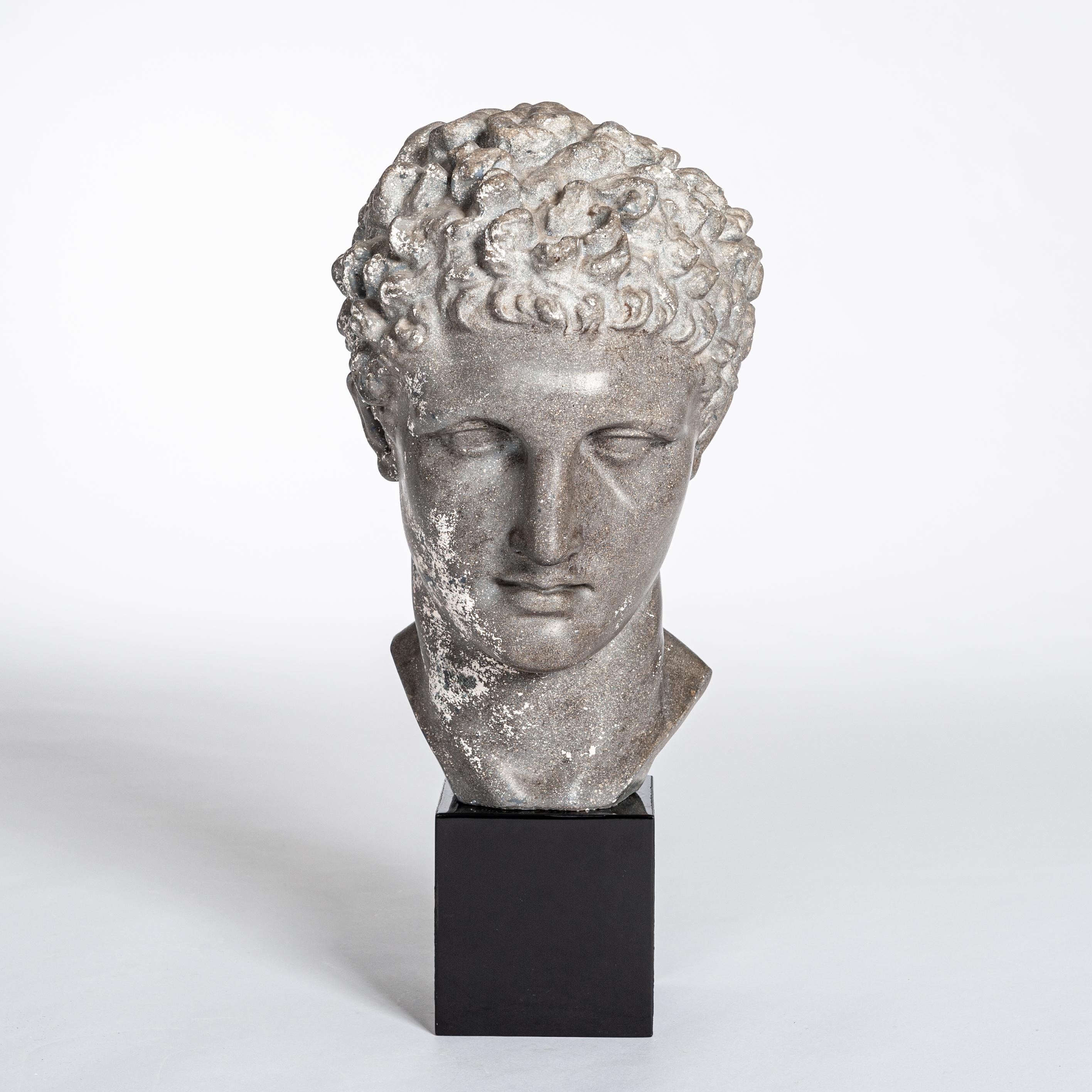 French Art Deco sculpture / bust of a classical head from antiquity 1930s.
Classical Greek scultpural representation made of plaster cast on lacquered wooden base.
Expressive object both in delicacy and reproduction of the heights and depths.