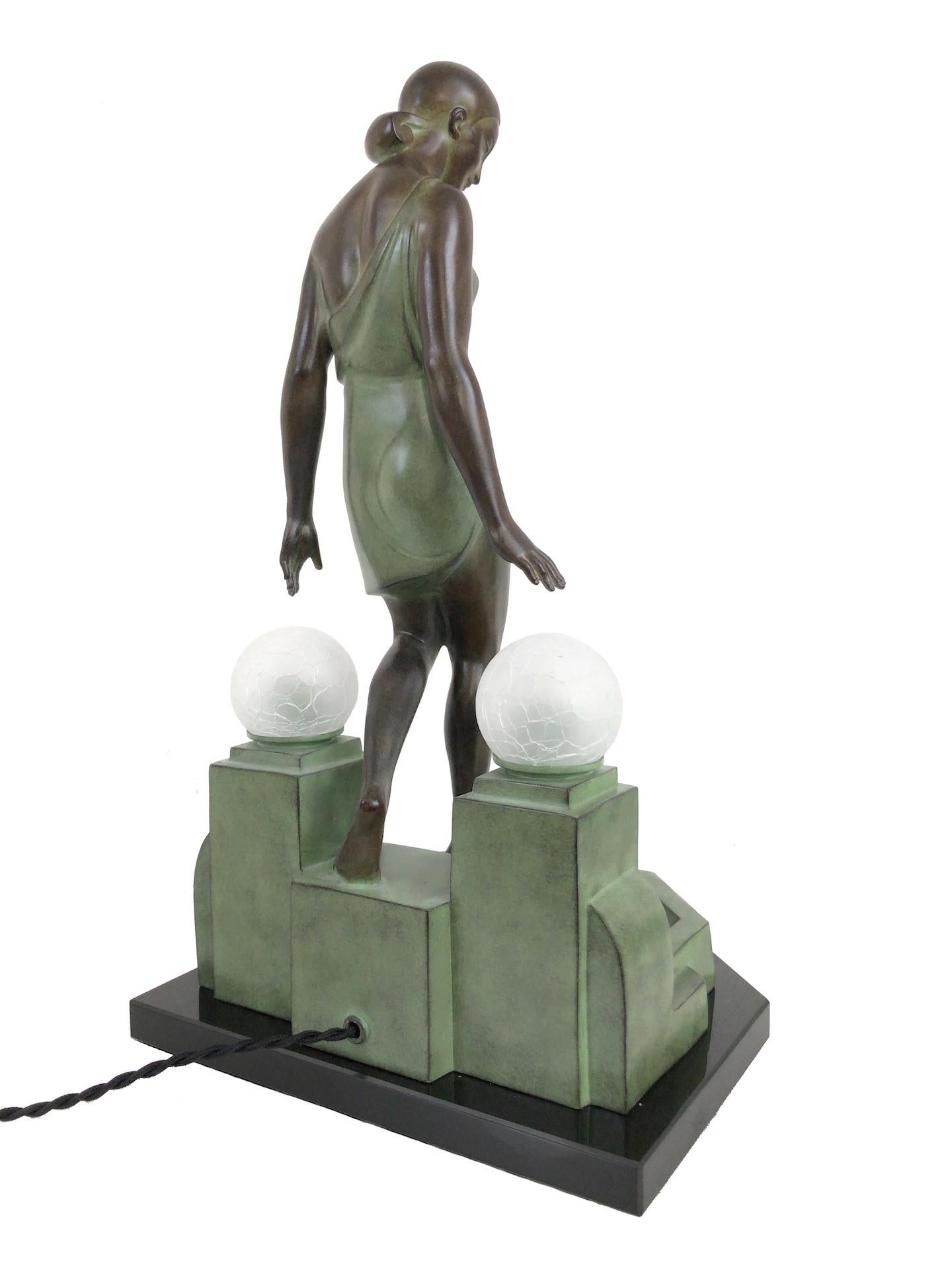 Französische Art-Deco-Skulptur-Lampe Nausicaa von Pierre Le Faguays und Max Le Verrier 4