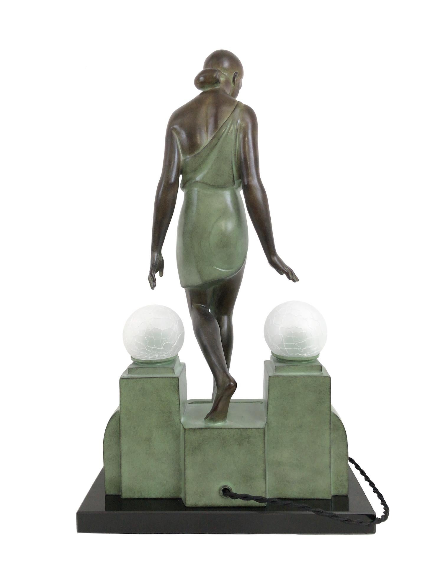 Französische Art-Deco-Skulptur-Lampe Nausicaa von Pierre Le Faguays und Max Le Verrier 3