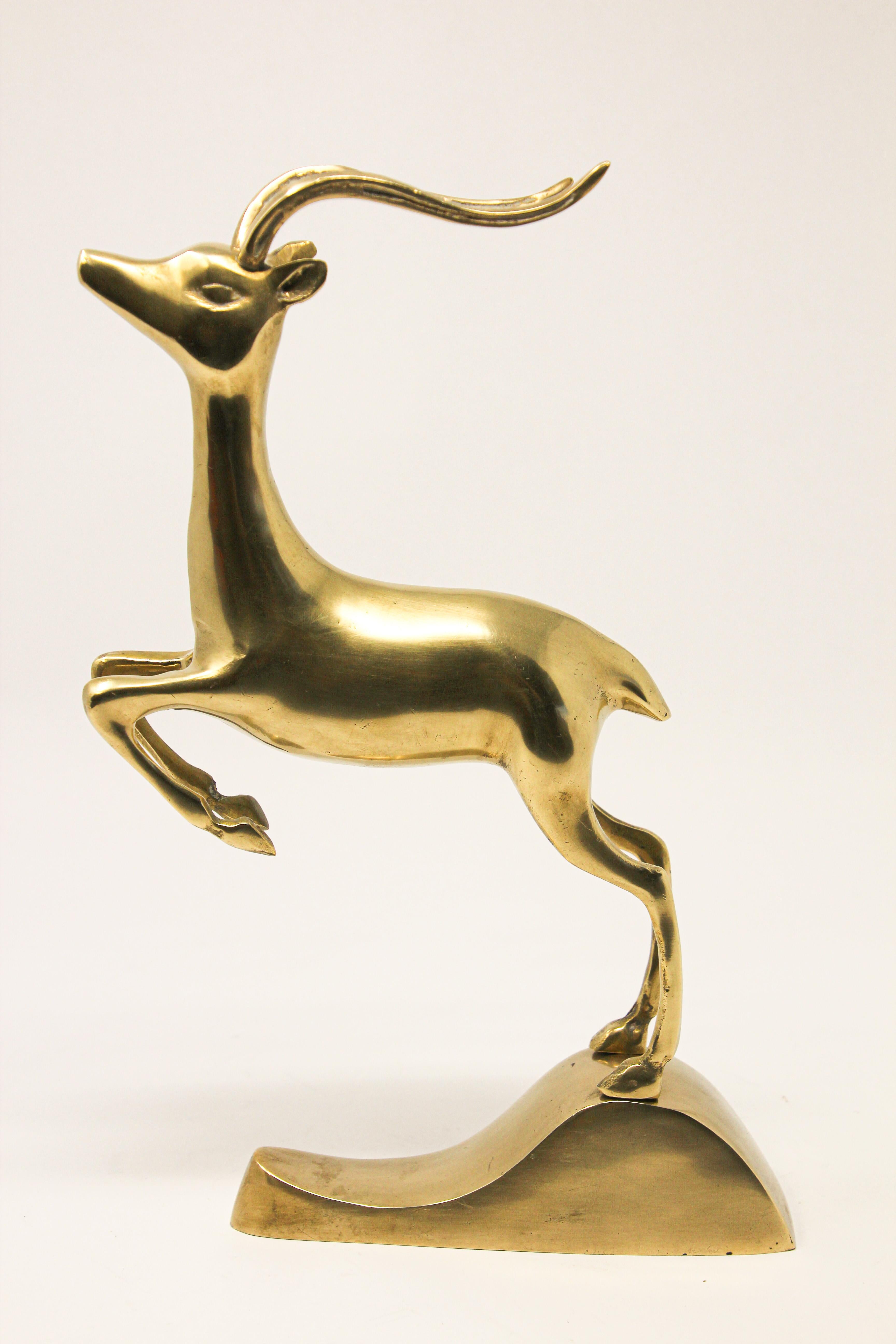 Américain Sculpture française Art déco d'une Antilope en vente