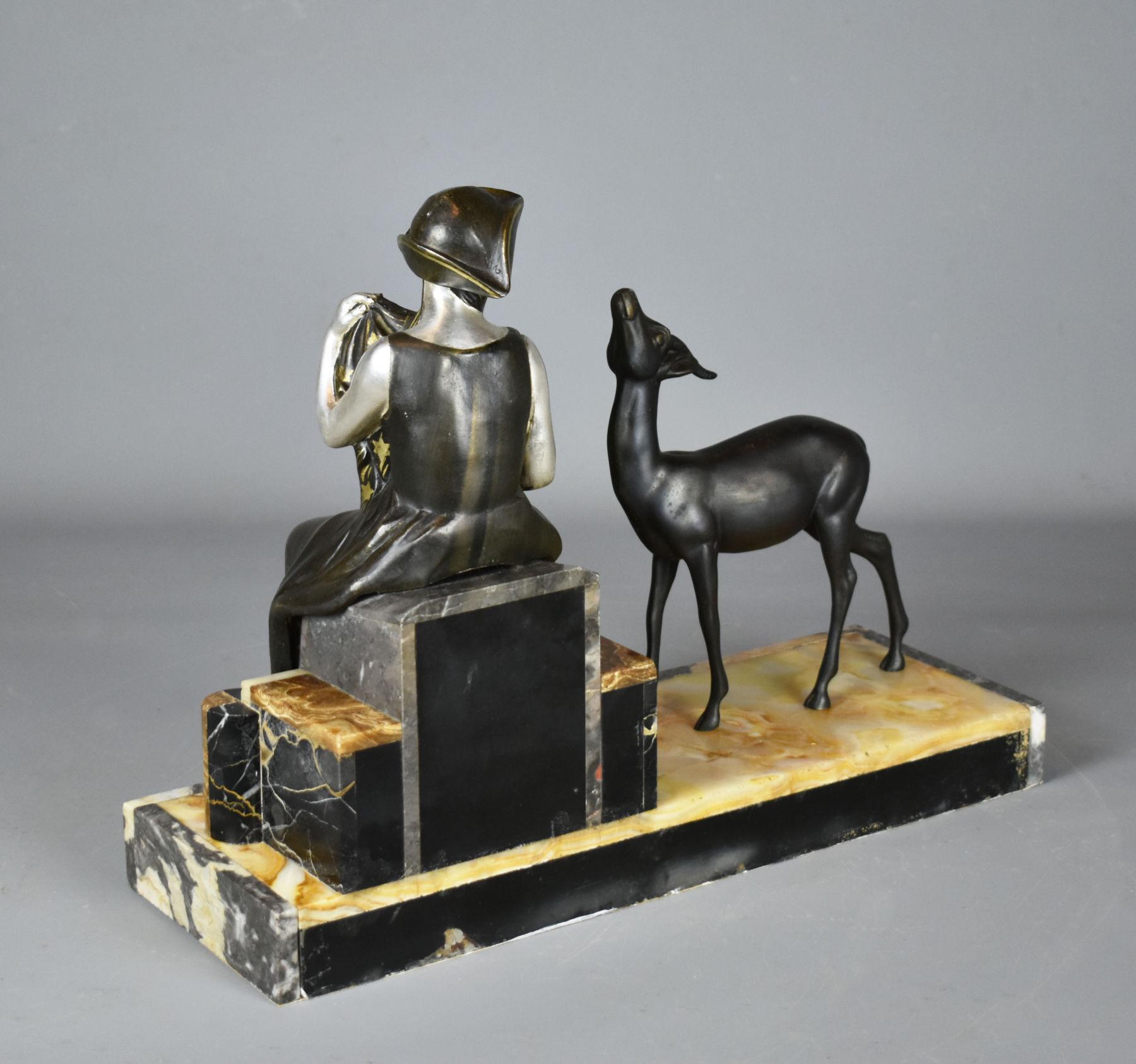 Sculpture française Art déco d'une dame et d'une gazelle en vente 4