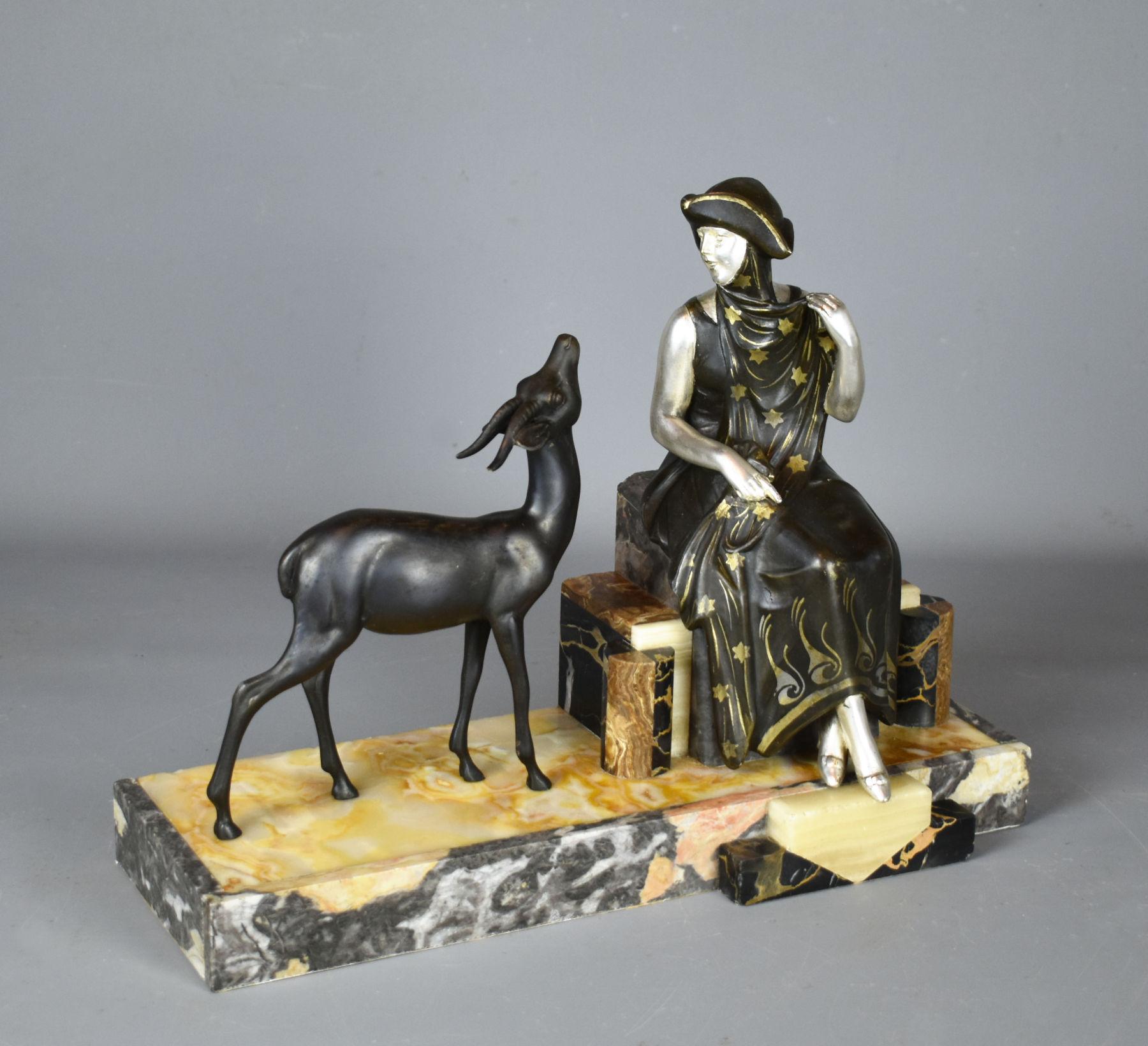 Moulage Sculpture française Art déco d'une dame et d'une gazelle en vente