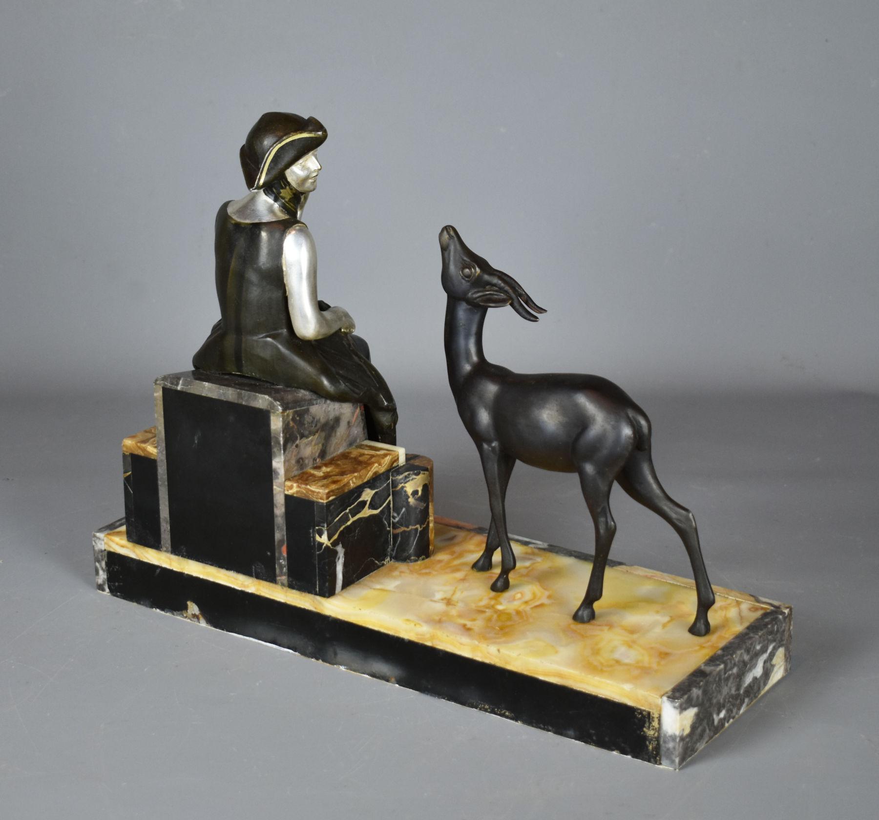 Sculpture française Art déco d'une dame et d'une gazelle en vente 1
