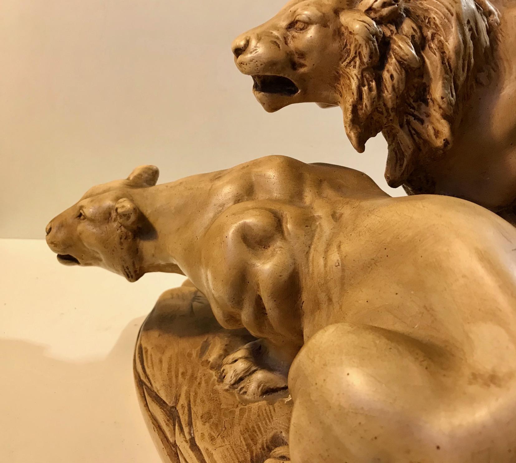 Französische Art-Déco-Skulptur der Löwen A L'affut von A. Martinez, Paris, 1924 (Gips) im Angebot