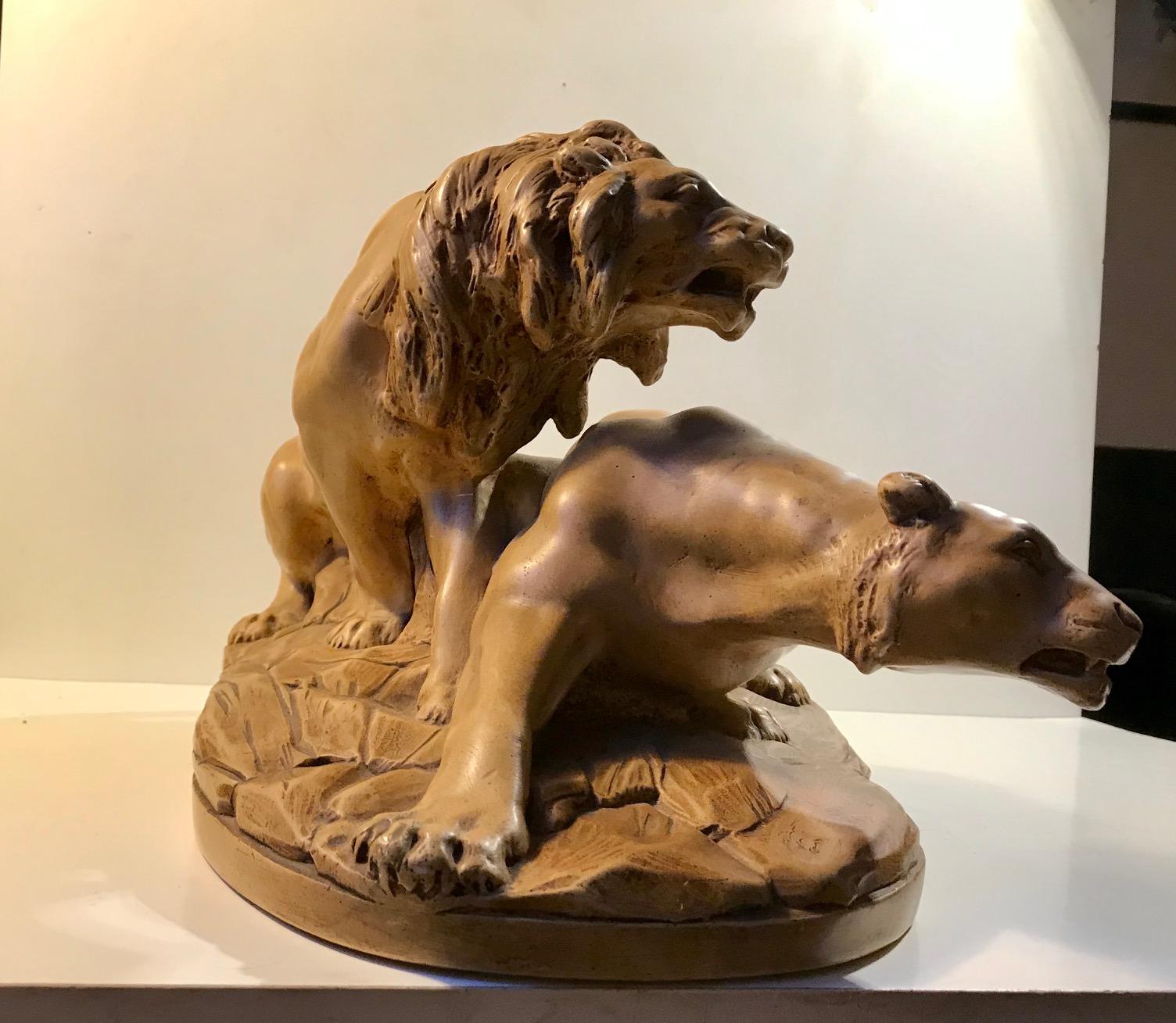 French Art Deco Sculpture of Lions A L'affut by A. Martinez, Paris, 1924 For Sale 1