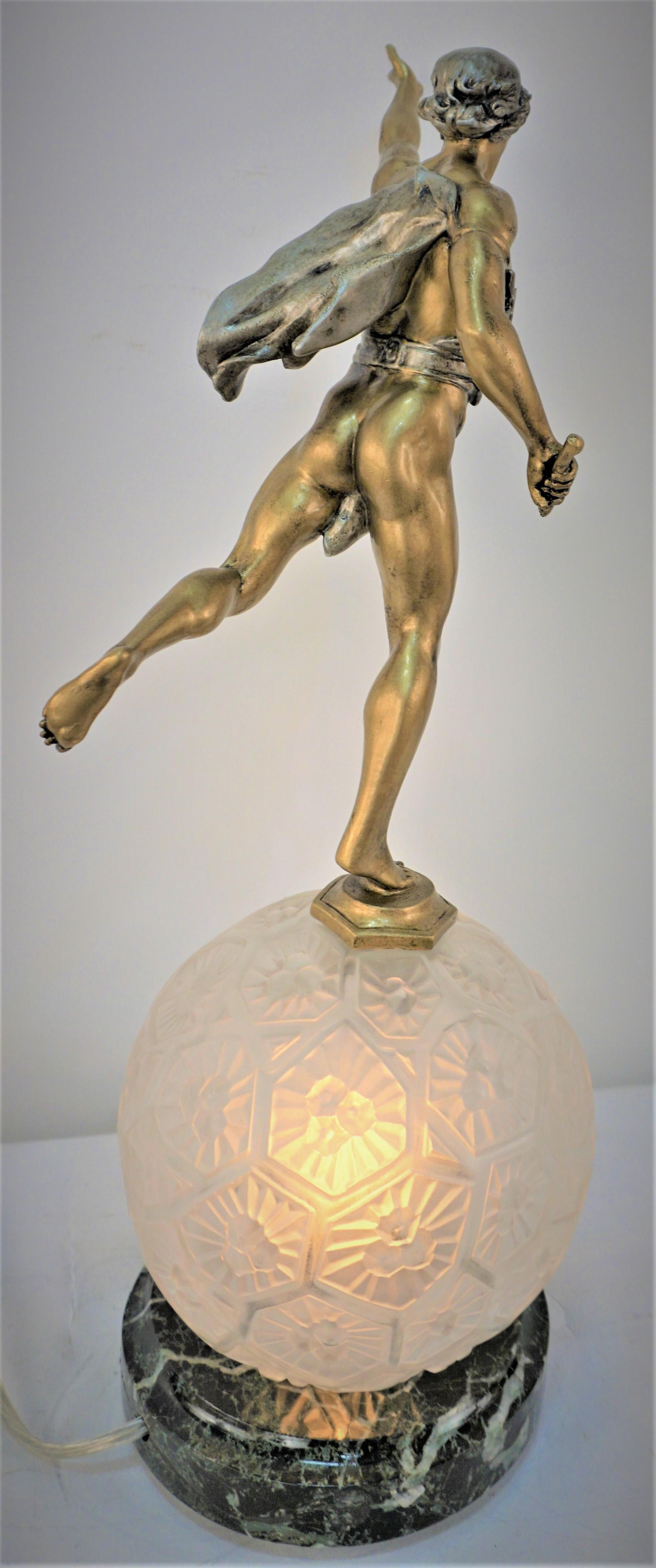 Glass French Art Deco Sculpture Table Lamp For Sale