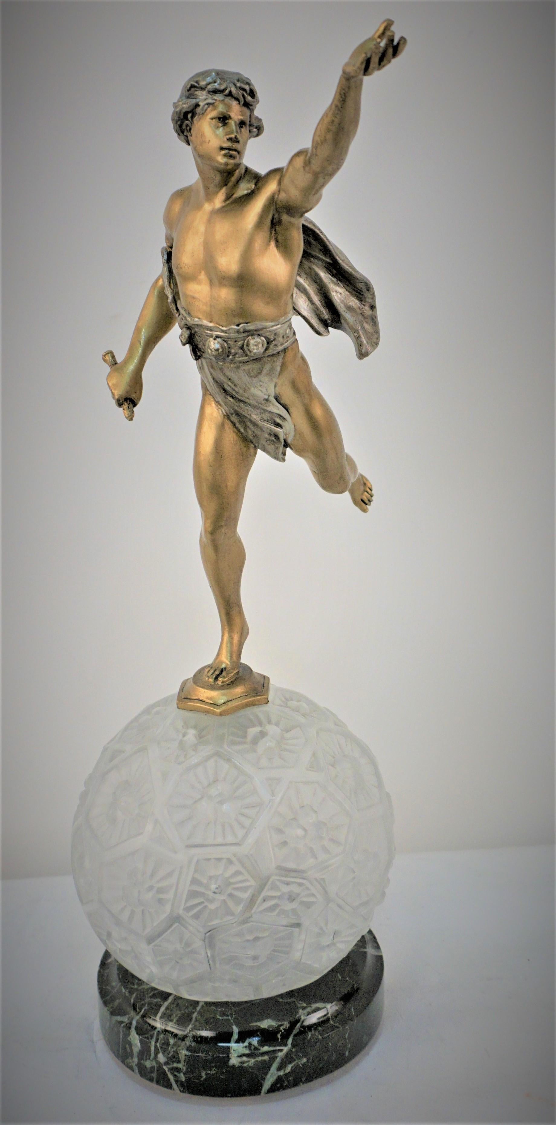 French Art Deco Sculpture Table Lamp For Sale 3