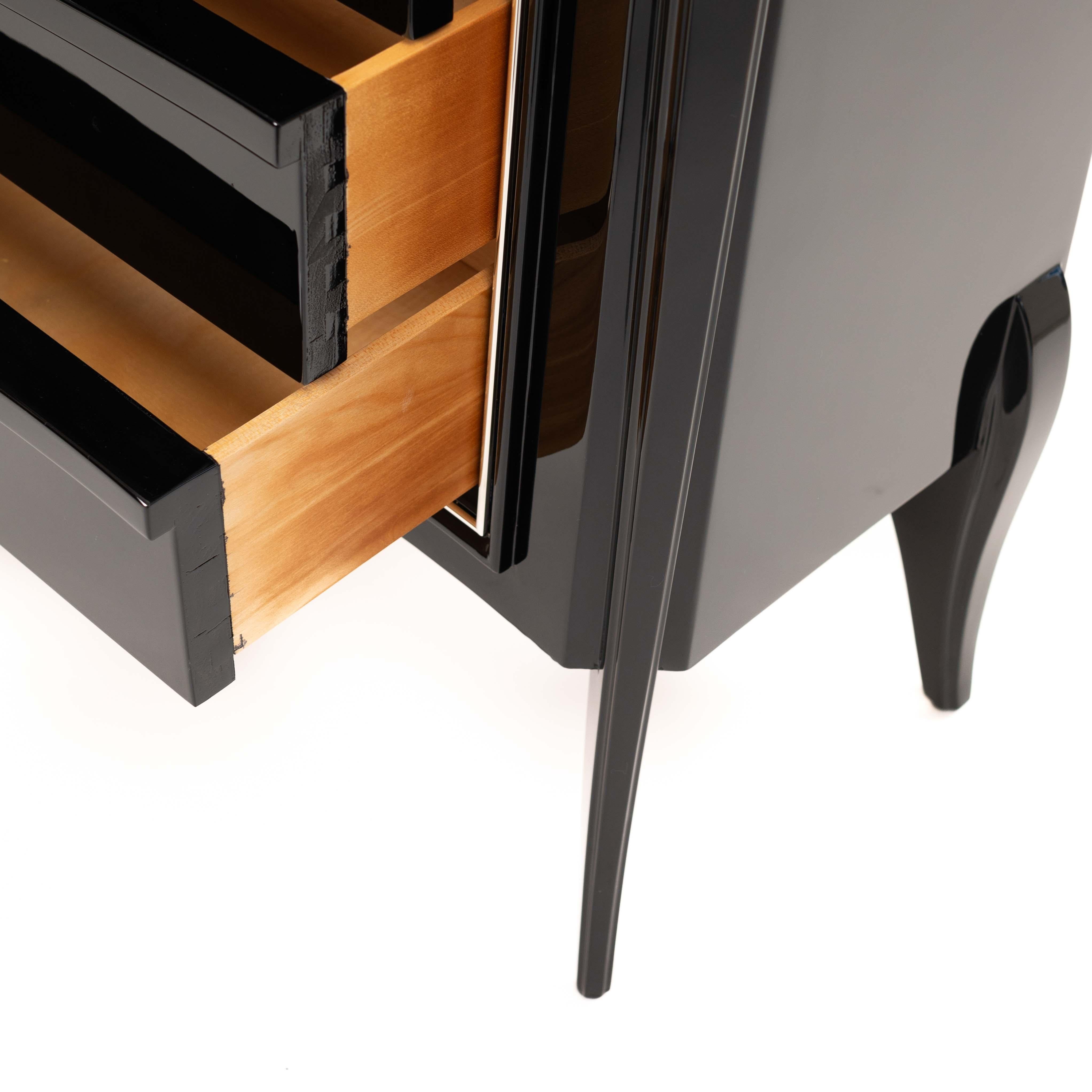 Secretaire Art Déco français Laque noire brillante Raccords plaqués nickel 1925 en vente 4