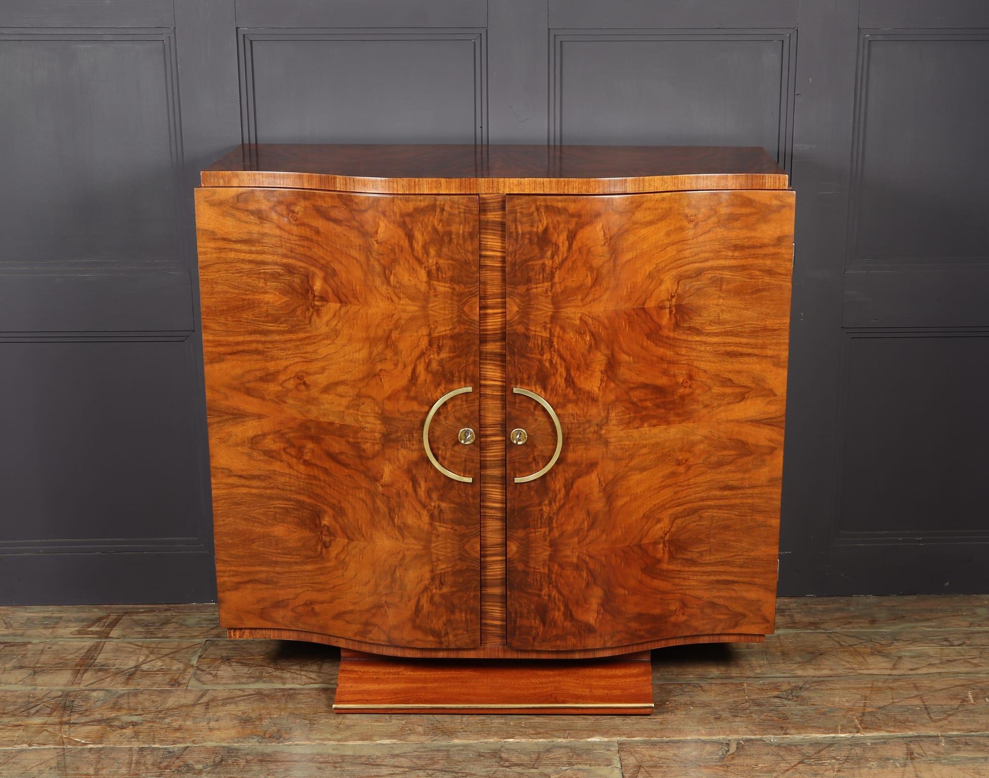 Mid-20th Century French Art Deco Serpentine Sideboard, c1930