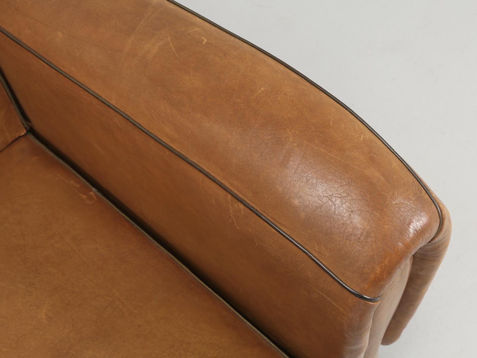 French Art Deco Settee That Opens into a Bed in Original Leather, New Mattress 5