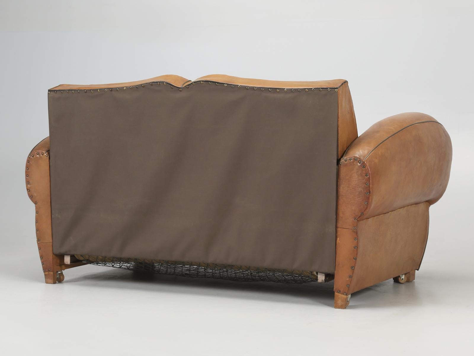 French Art Deco Settee That Opens into a Bed in Original Leather, New Mattress 13