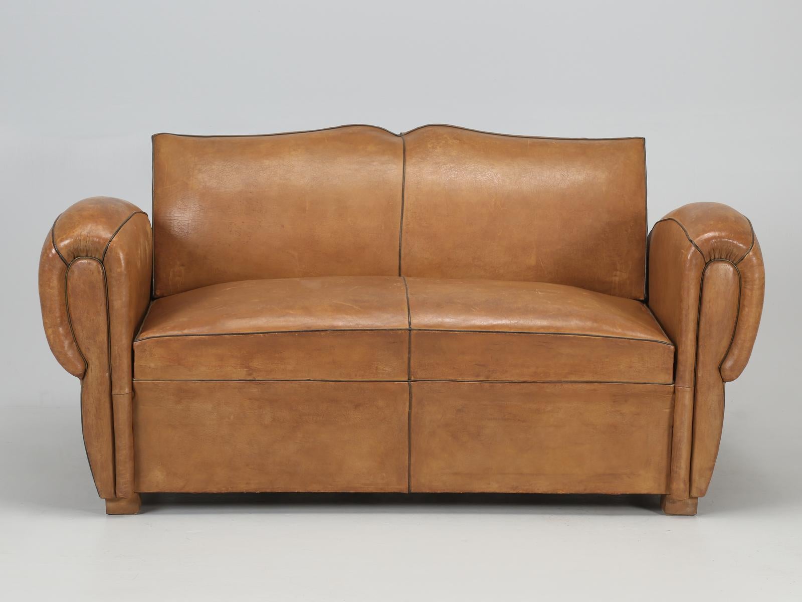 Hand-Crafted French Art Deco Settee That Opens into a Bed in Original Leather, New Mattress