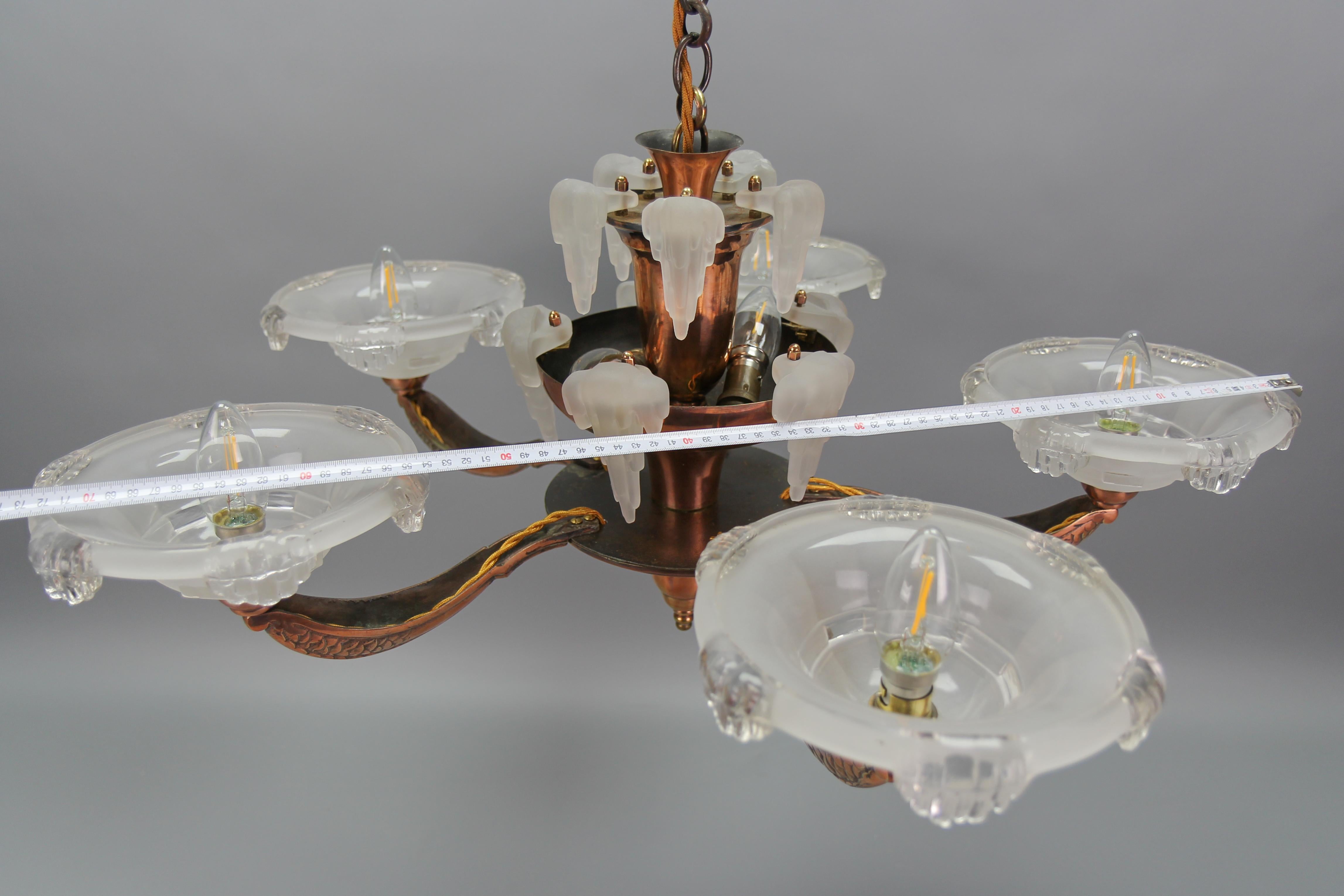 French Art Deco 7-Light Frosted Glass, Brass and Copper Chandelier, 1930s For Sale 7