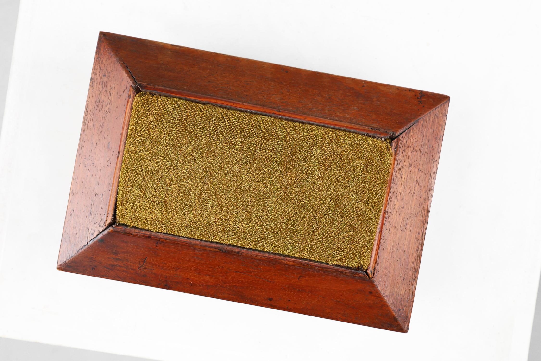 French Art Deco sewing box with yellow top, ca. 1900 For Sale 2