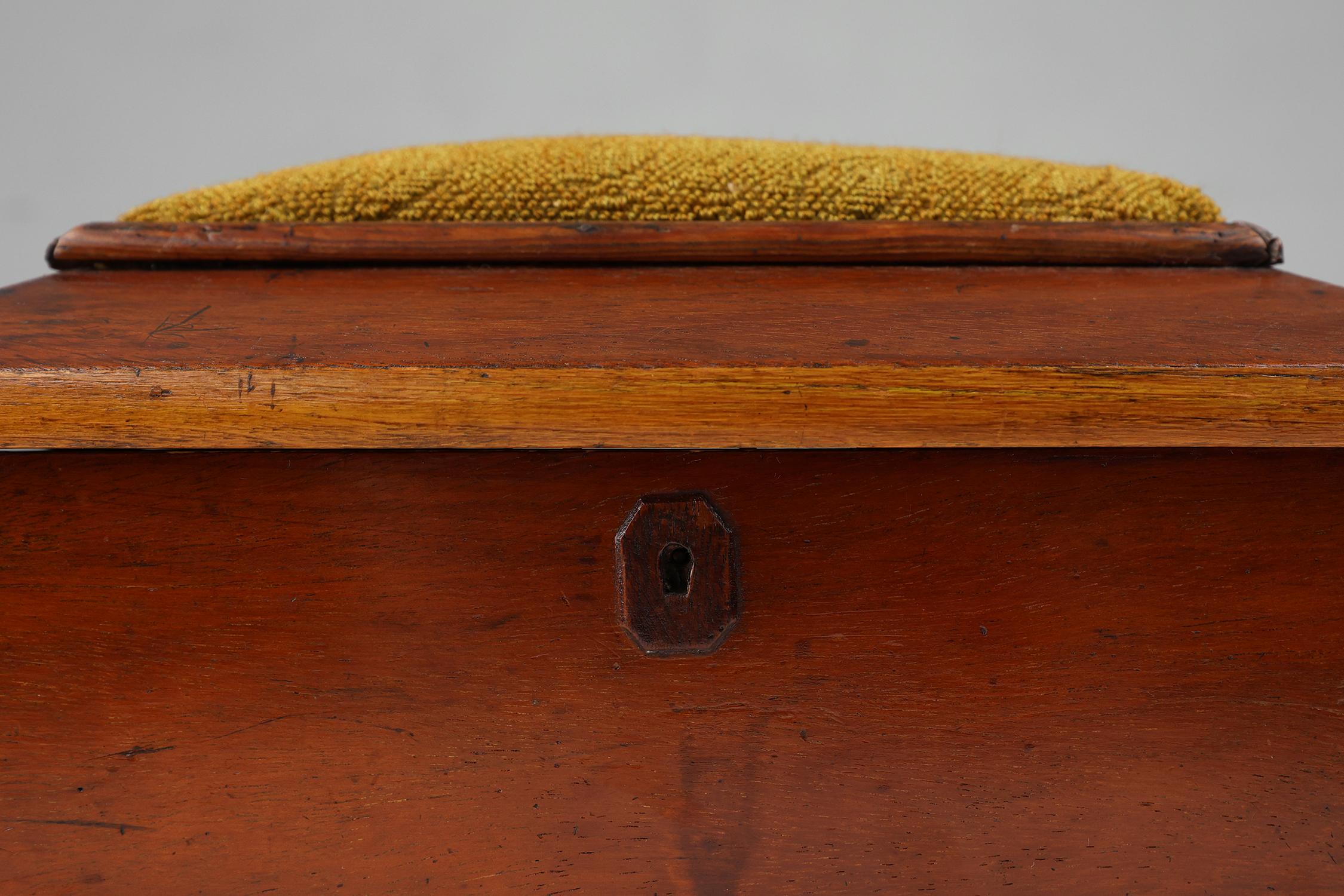 French Art Deco sewing box with yellow top, ca. 1900 For Sale 4