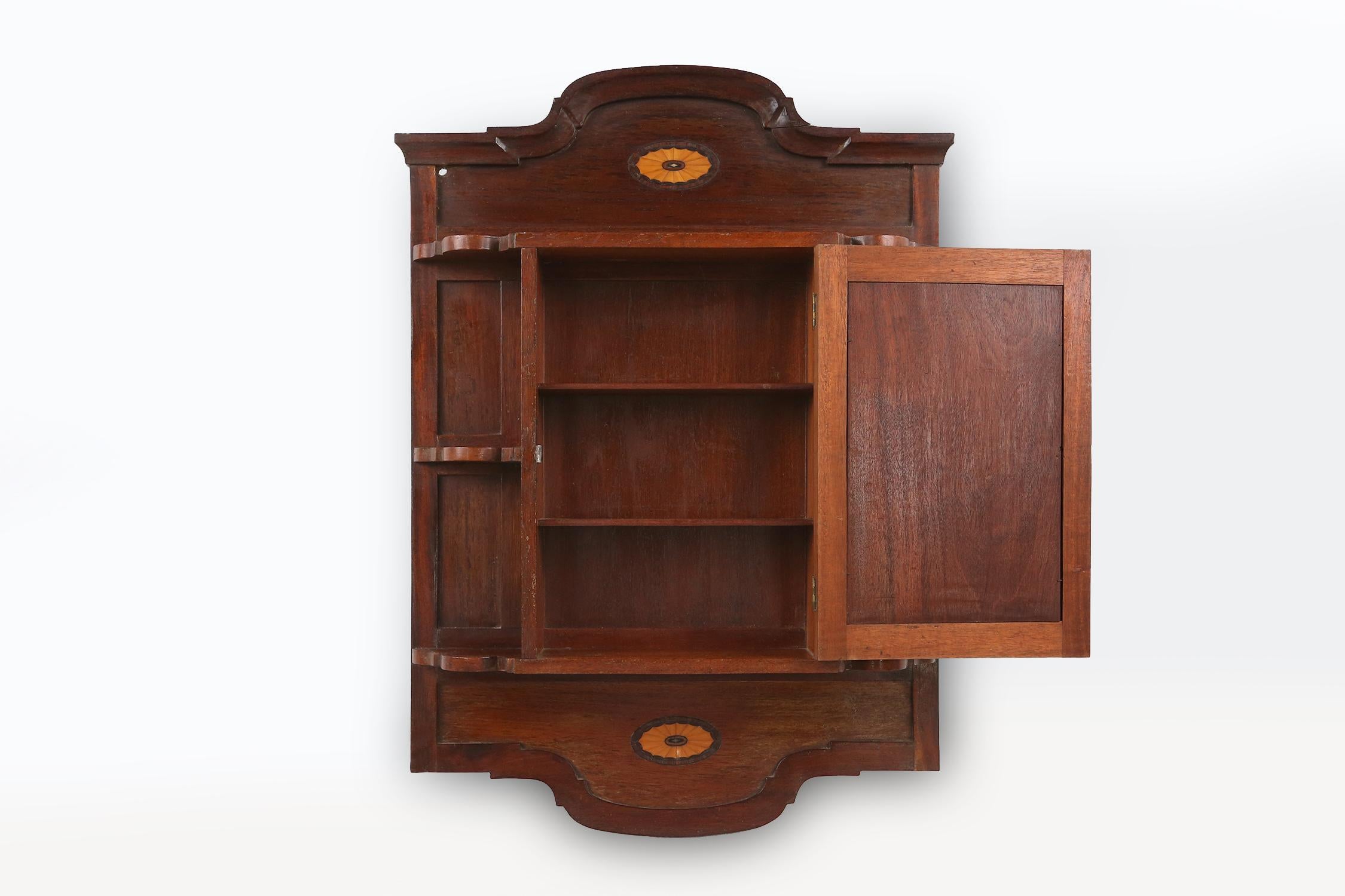 French Art Deco shaving cabinet with mirror, ca. 1920 For Sale 3