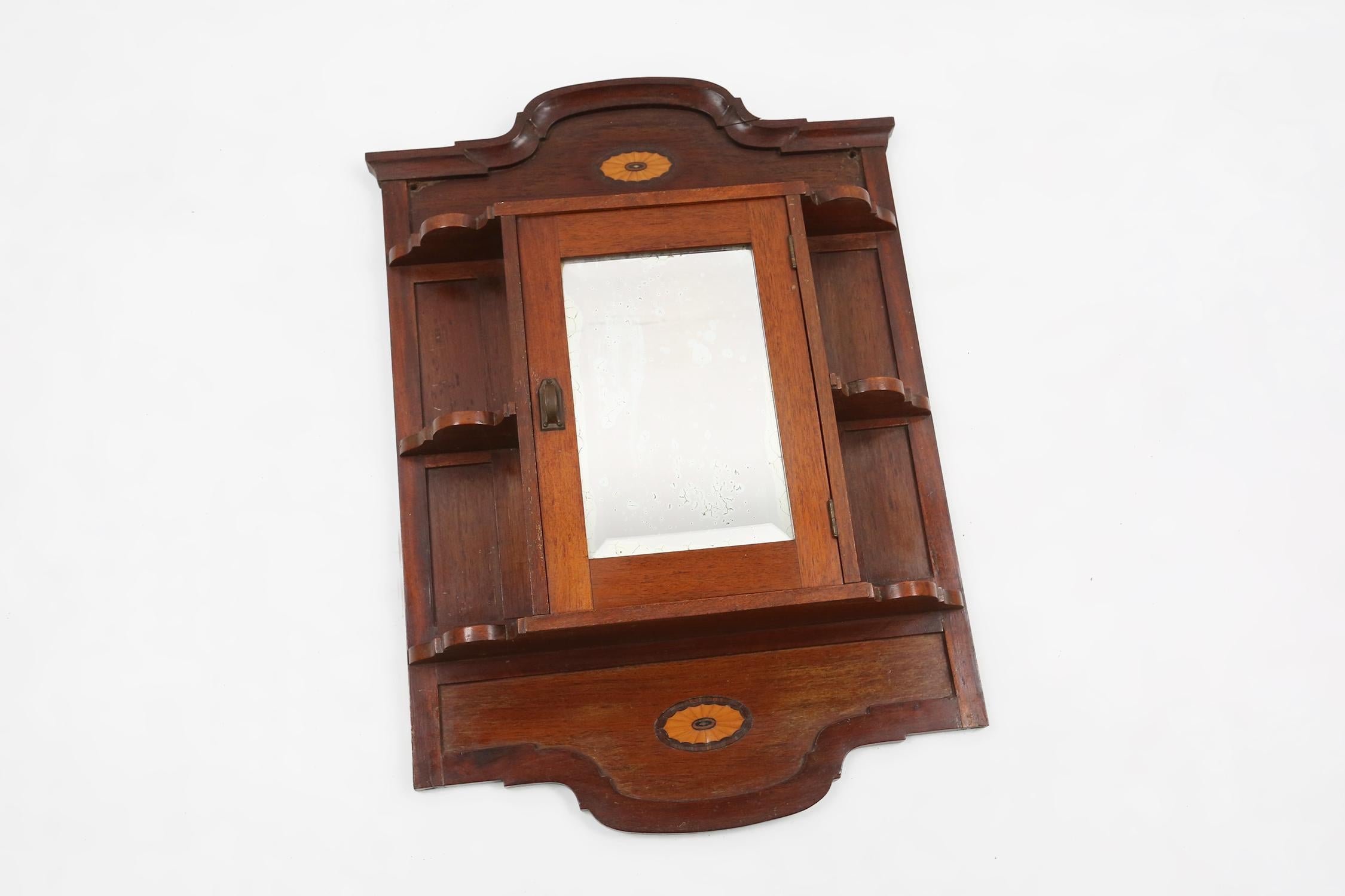 French Art Deco shaving cabinet with mirror, ca. 1920 For Sale 4