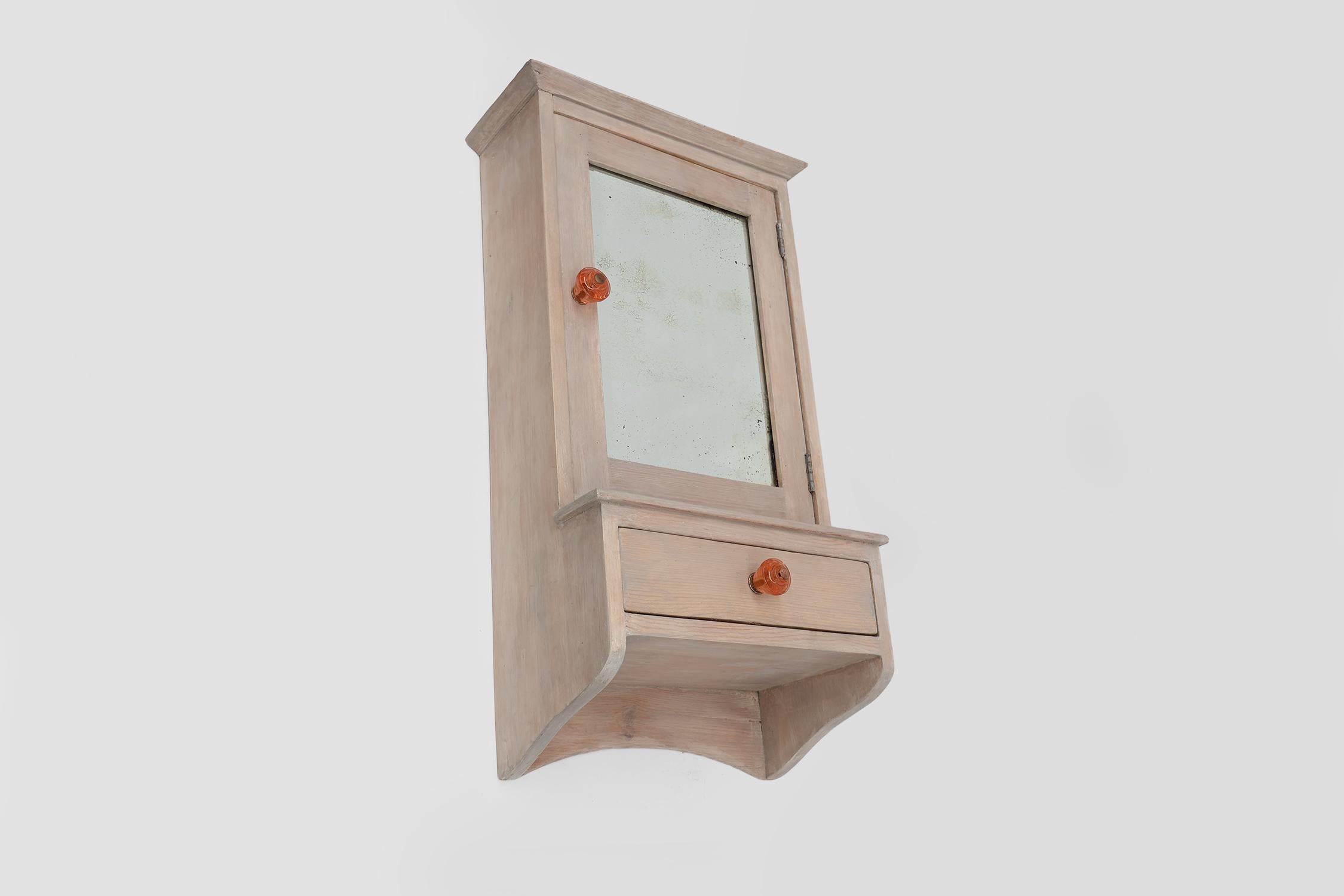 Gabinete de afeitado o botiquín Art Decó francés en madera con espejo, años 20 en venta 3