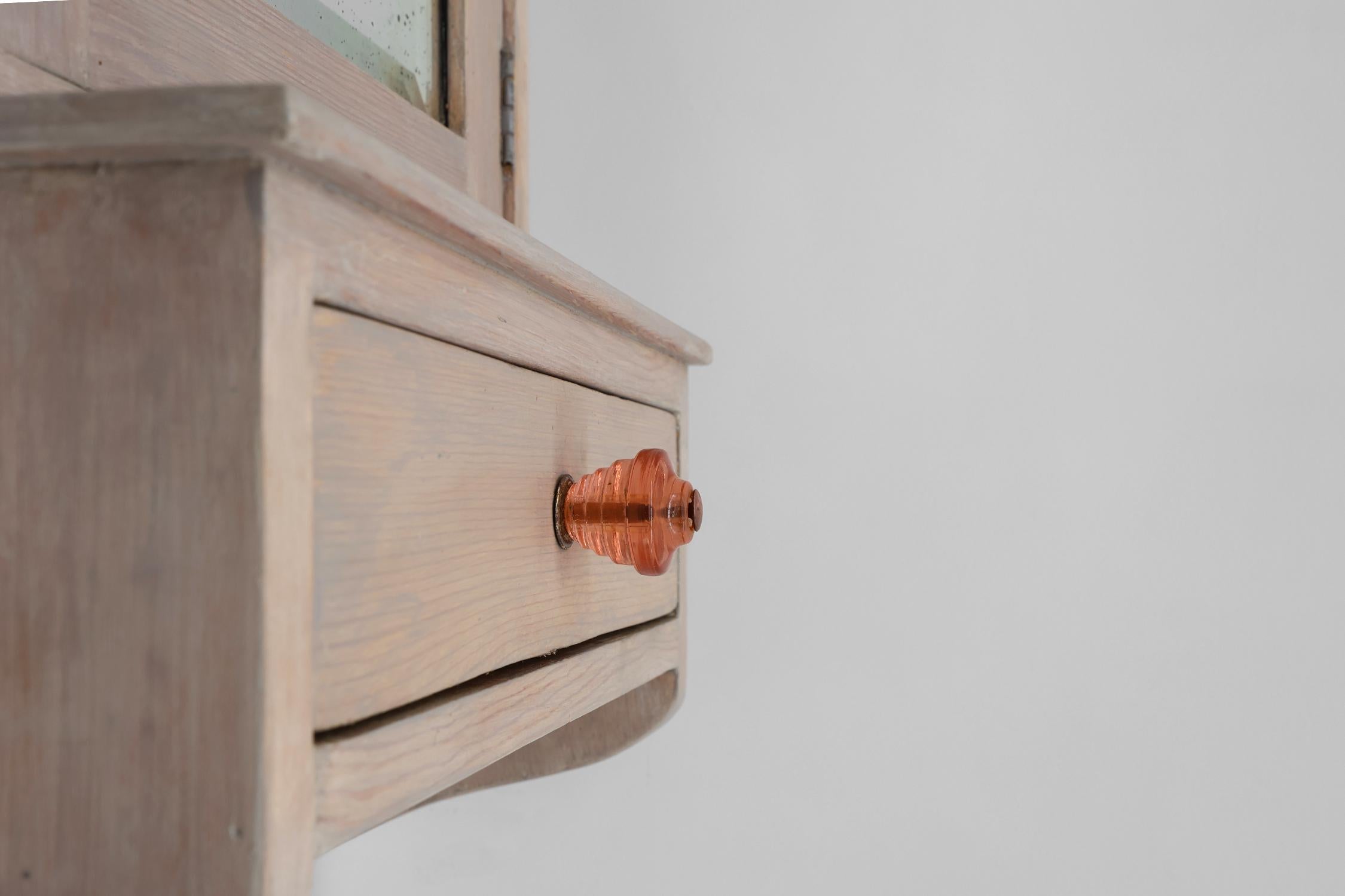 Gabinete de afeitado o botiquín Art Decó francés en madera con espejo, años 20 en venta 4