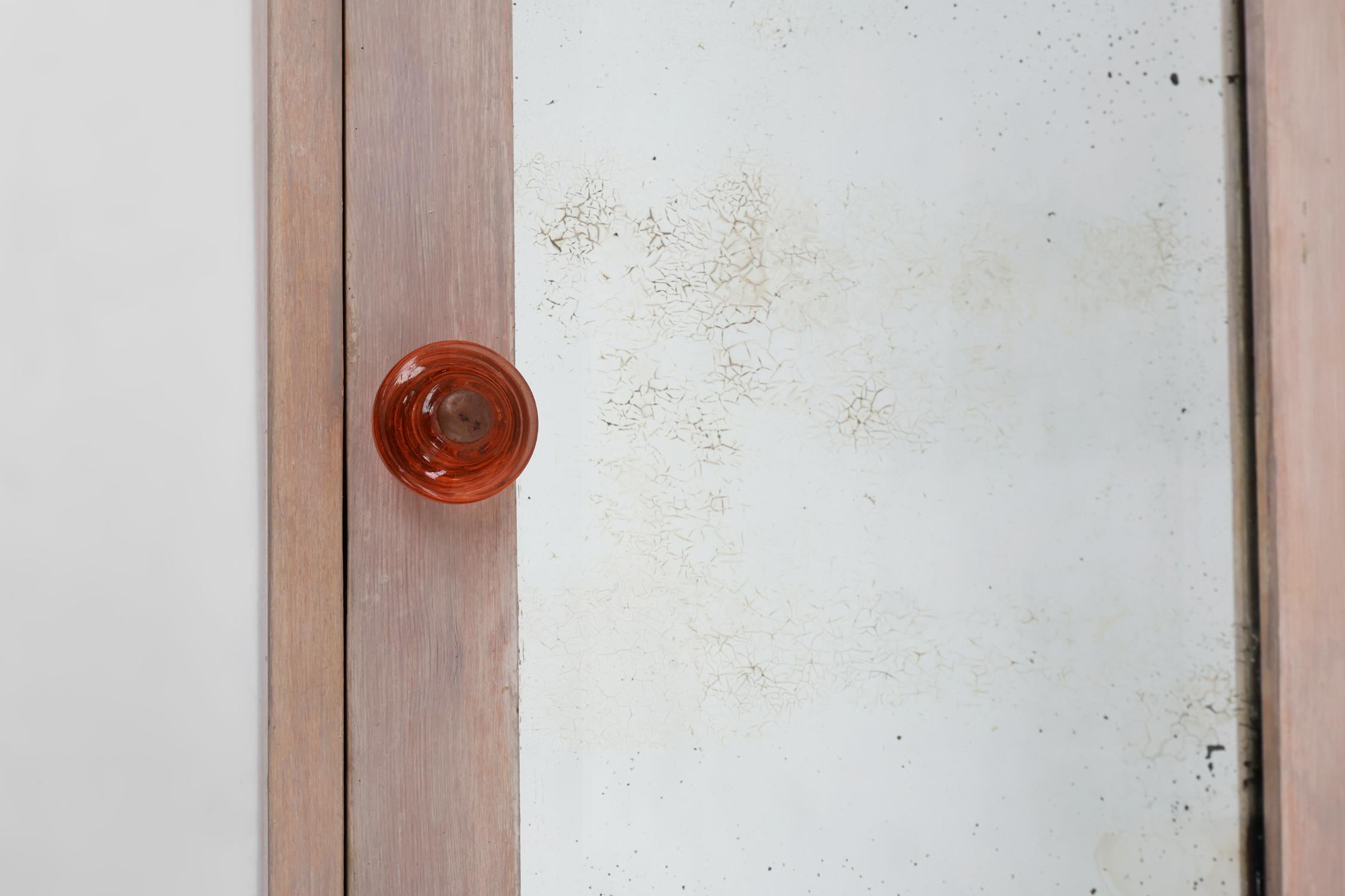 Gabinete de afeitado o botiquín Art Decó francés en madera con espejo, años 20 Provincial francés en venta