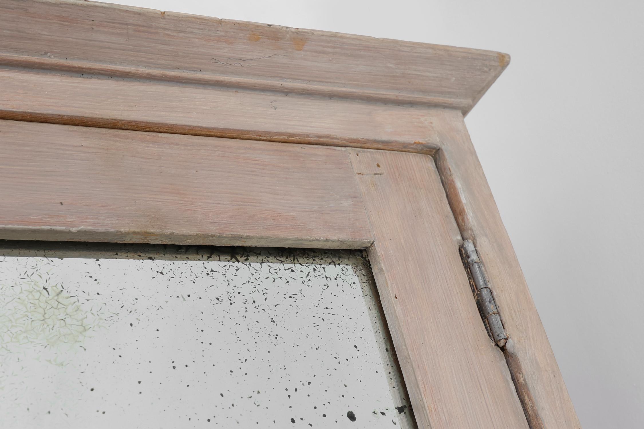 Gabinete de afeitado o botiquín Art Decó francés en madera con espejo, años 20 Francés en venta