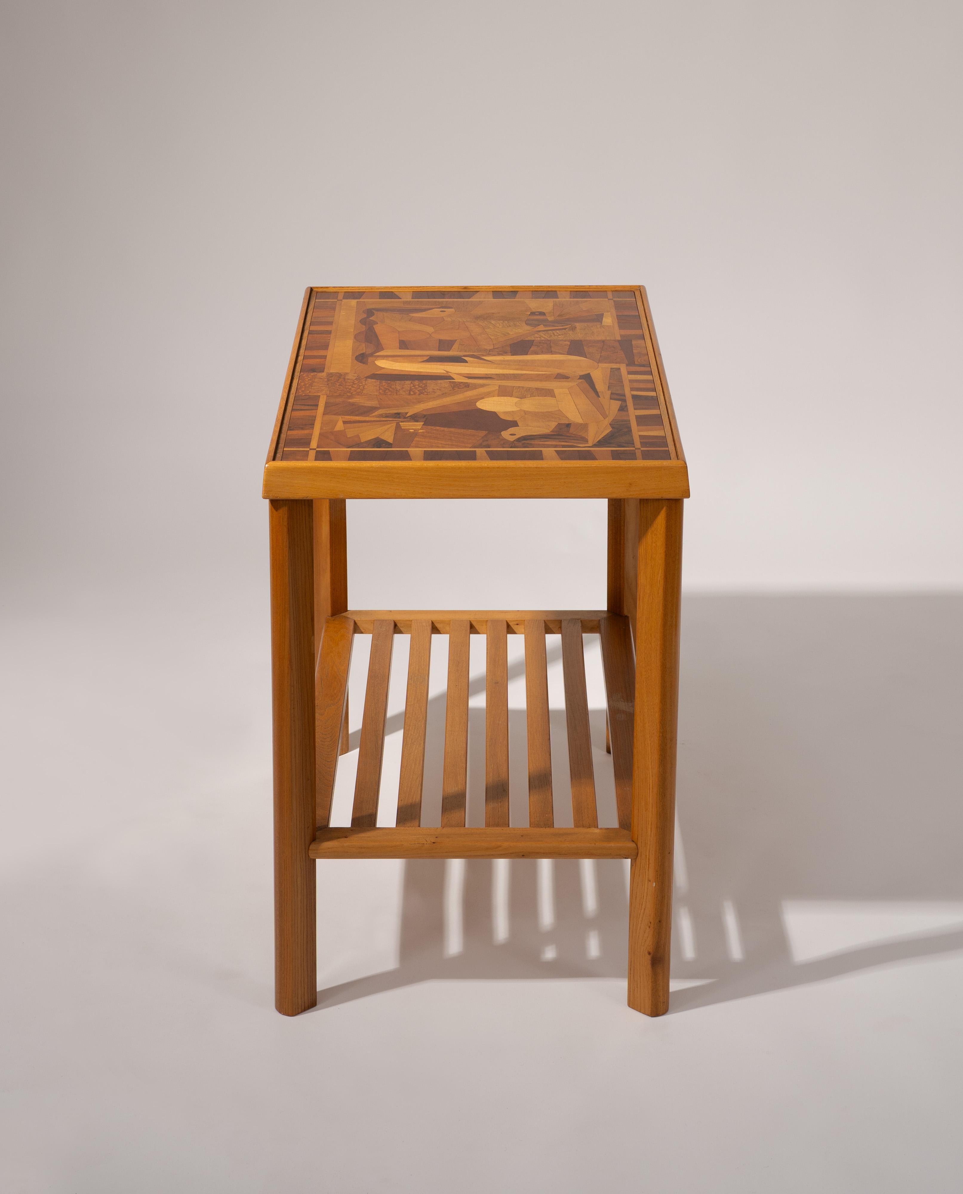 Fait main Table d'appoint Art déco fran�çaise avec marqueterie cubiste de deux femmes, années 1930-1940 en vente