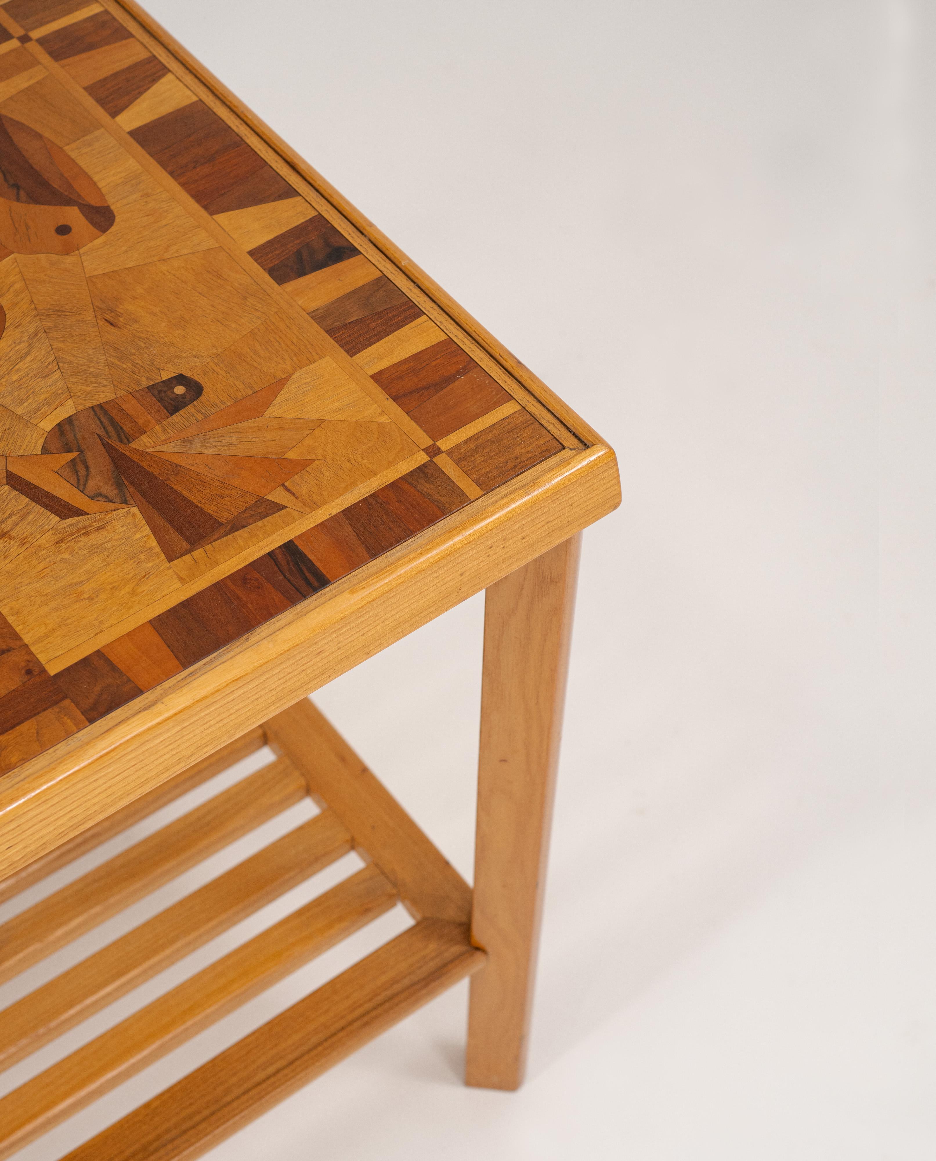 Table d'appoint Art déco française avec marqueterie cubiste de deux femmes, années 1930-1940 en vente 2
