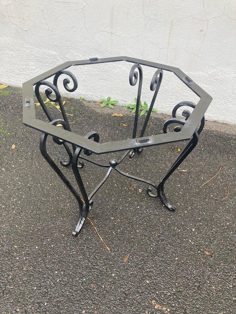 French Art Déco Side Table with Iron Frame and Portoro Marble Top. 1920s. In Good Condition For Sale In Köln, NW
