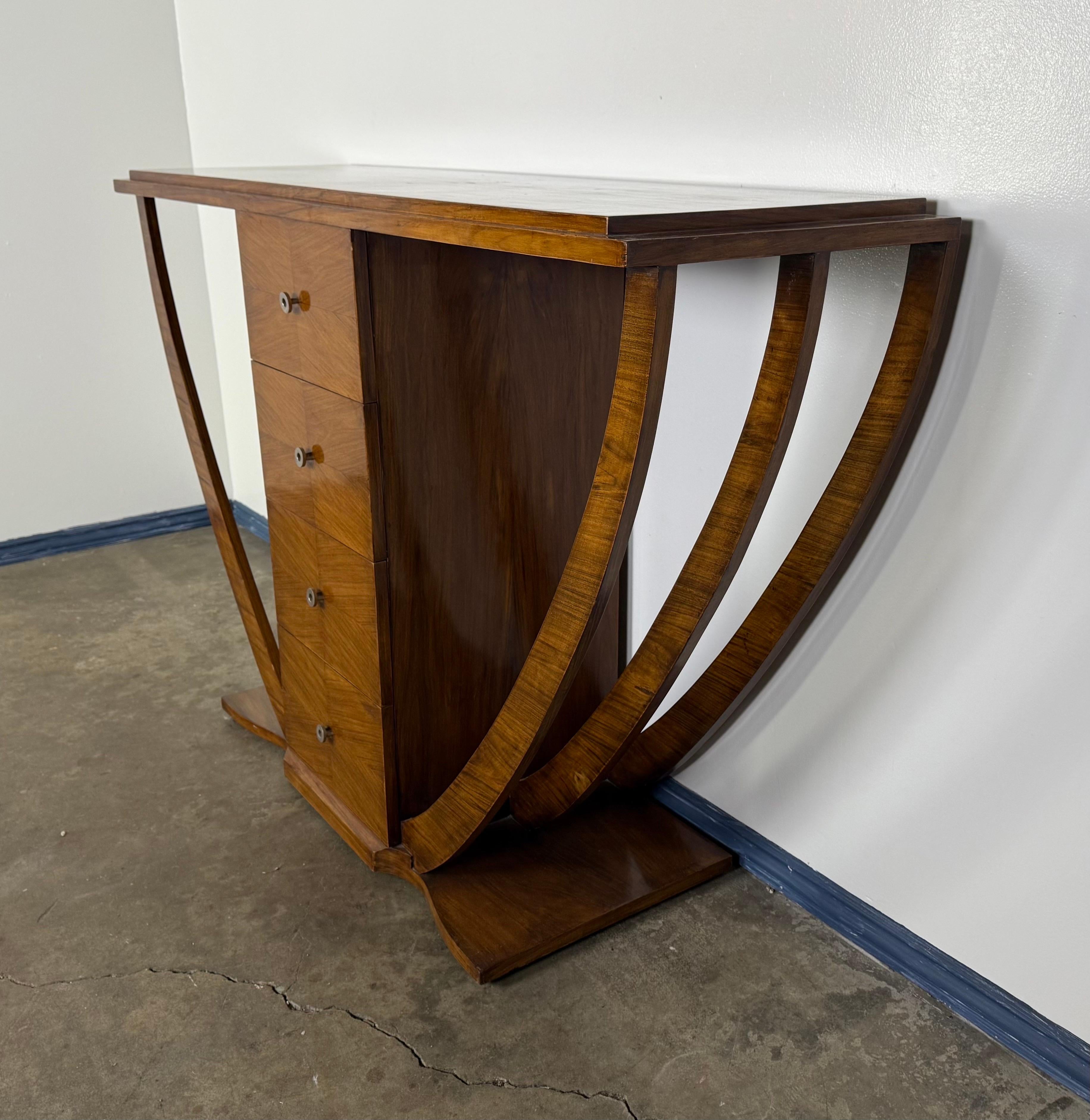 Noyer Enfilade Art Déco français vers 1930 en vente