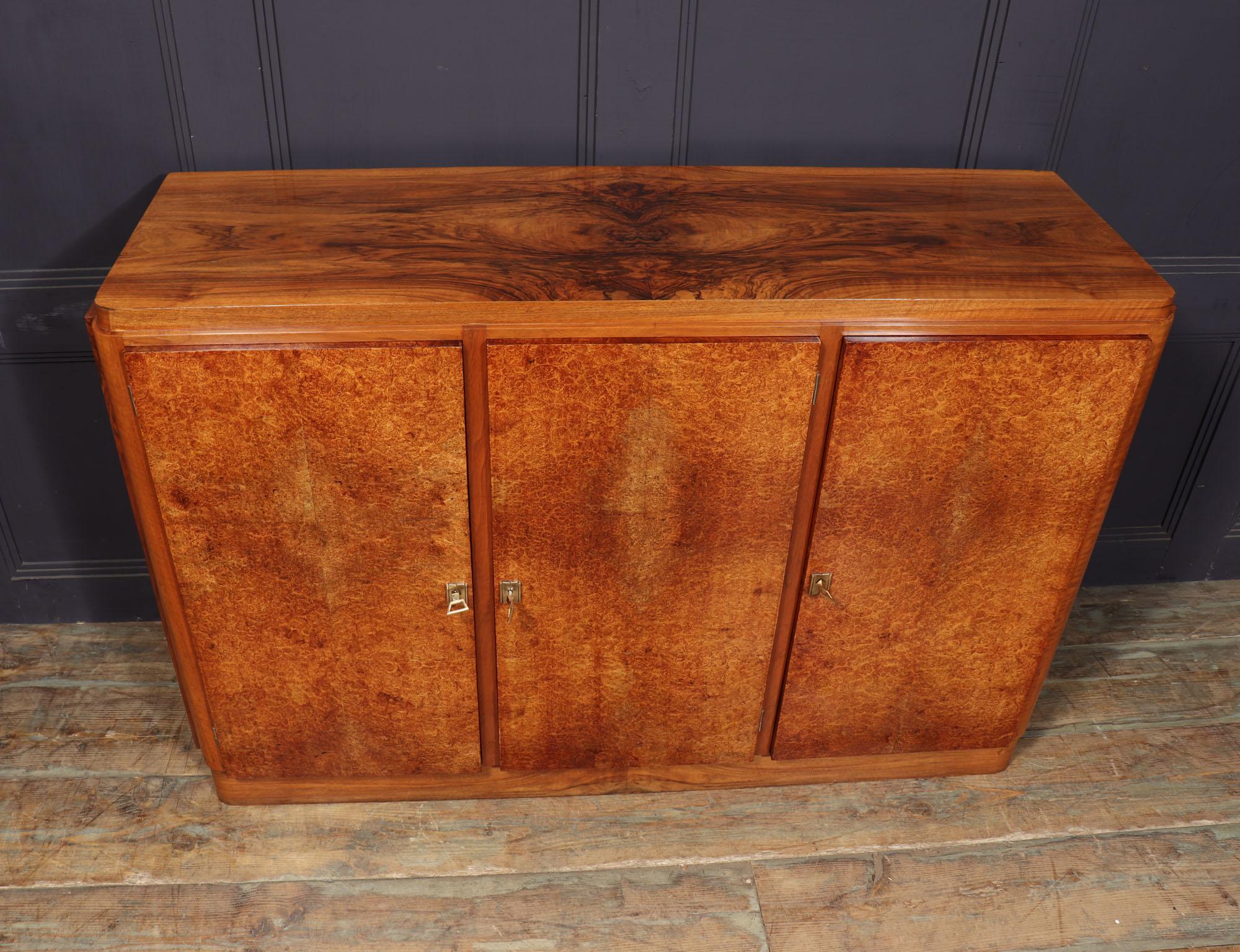French Art Deco Sideboard in Amboyna and Walnut For Sale 2