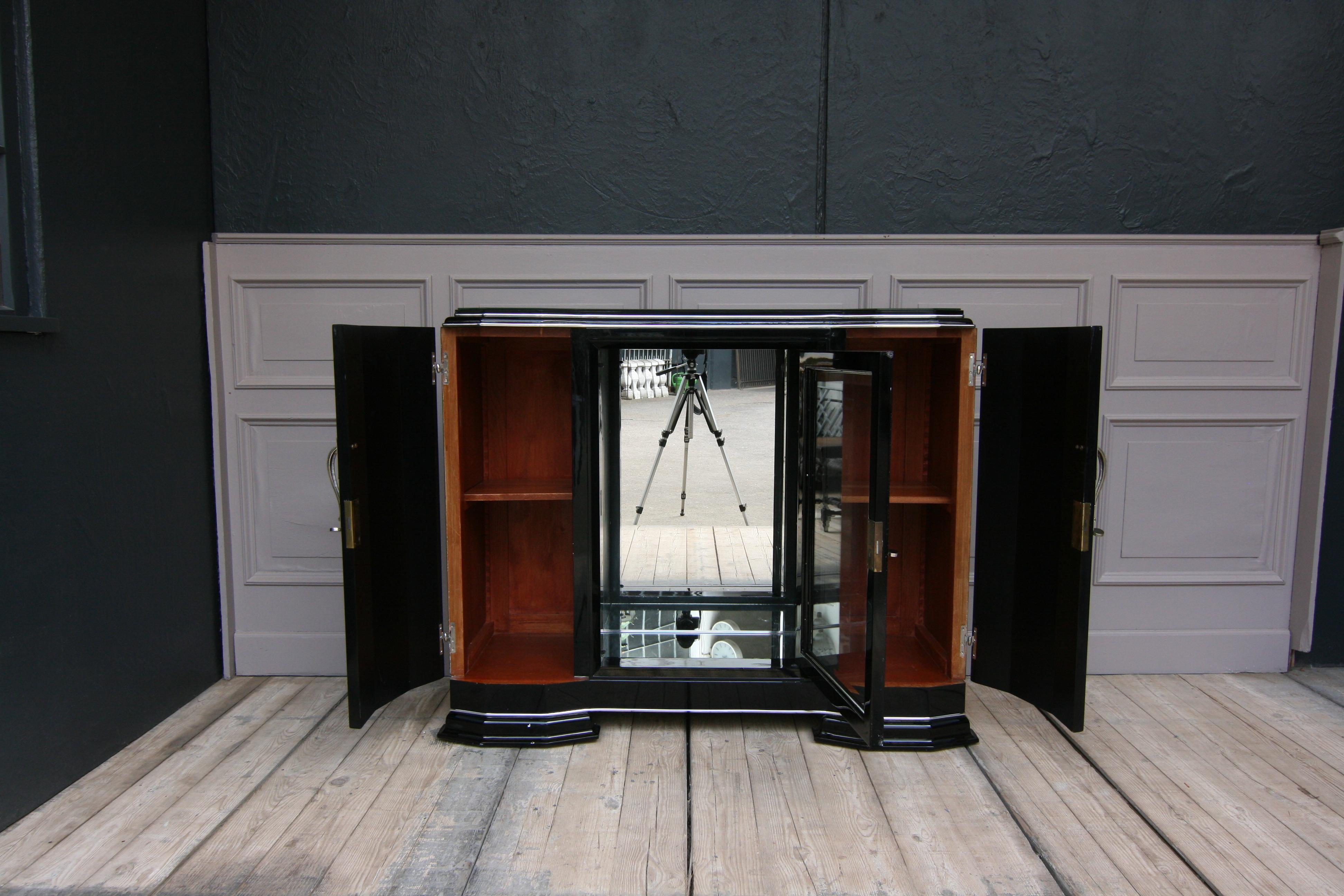 Lacquered French Art Deco Sideboard in Black, 1920s