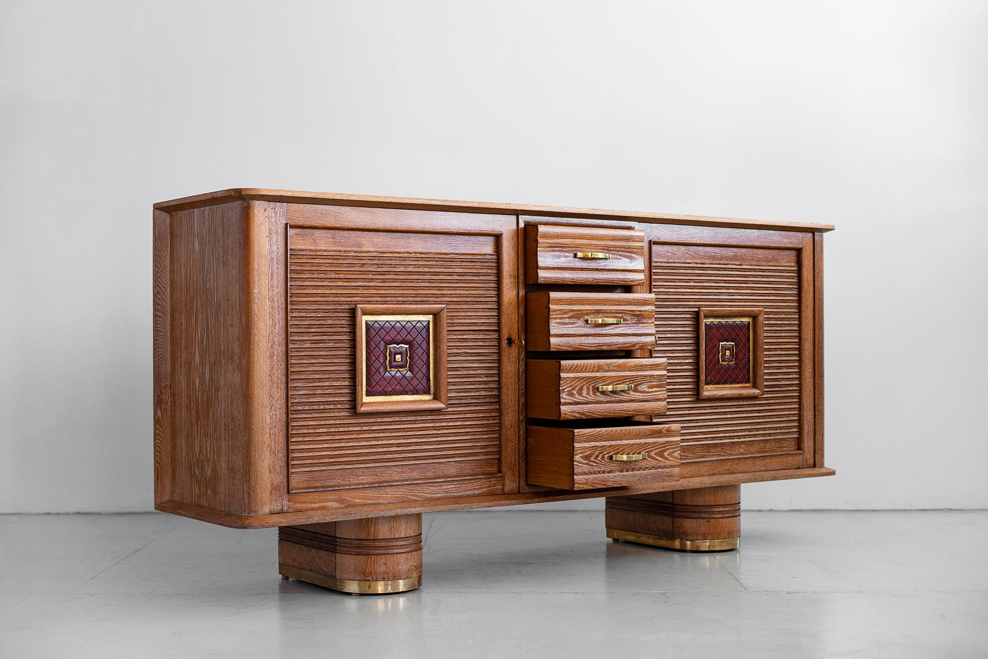 French Art Deco Sideboard in Cerused Oak, circa 1940s In Good Condition In Beverly Hills, CA