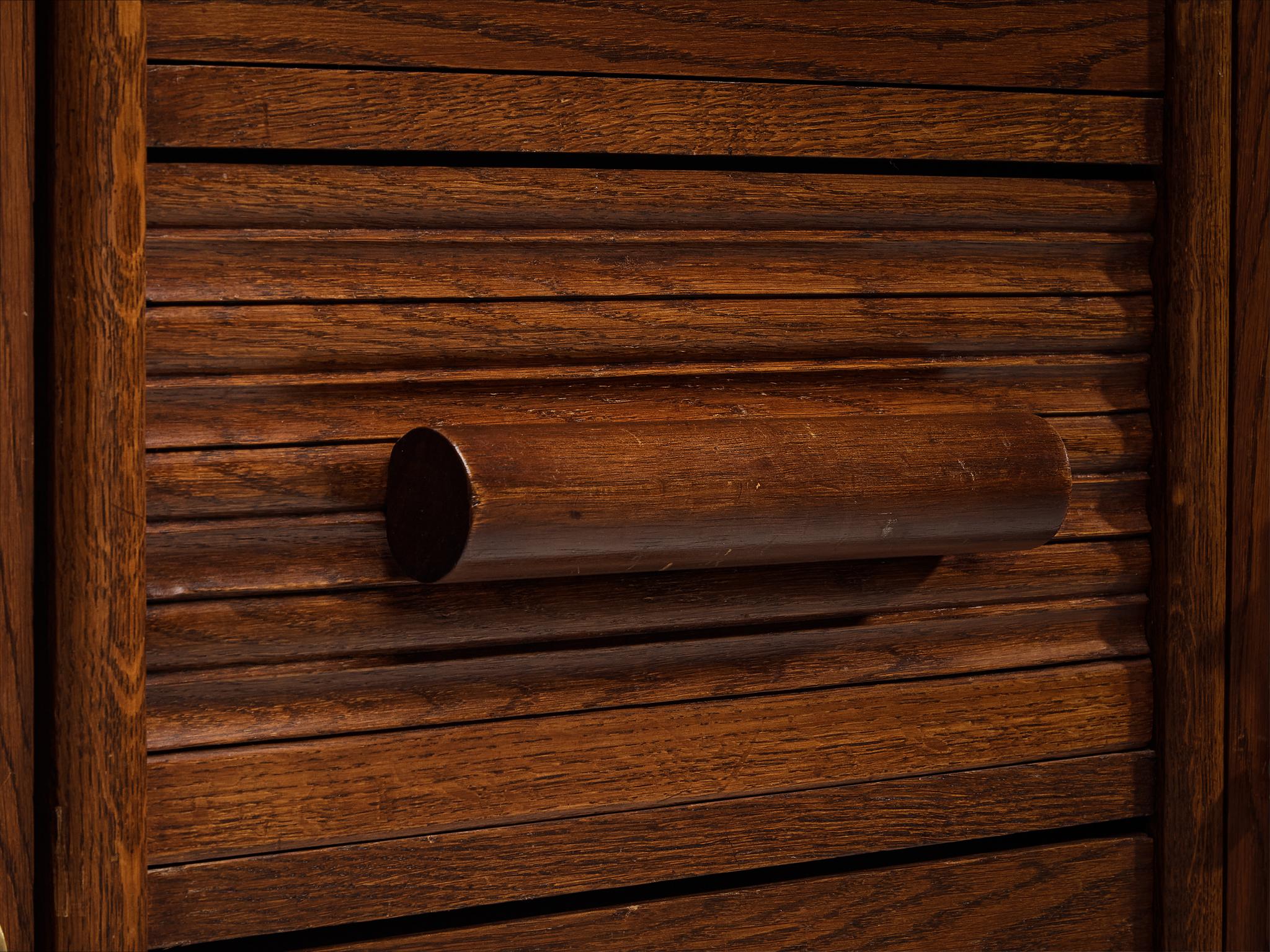 French Art Deco Sideboard in Oak and Brass Detailing en venta 4