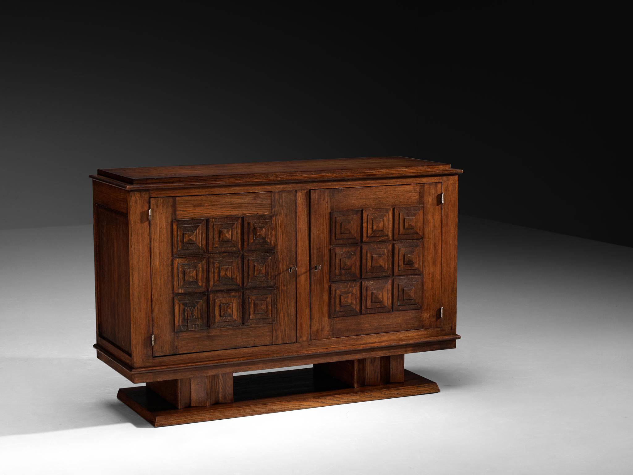 Quercia Credenza Art Deco francese in Oak con fronte geometrico in vendita