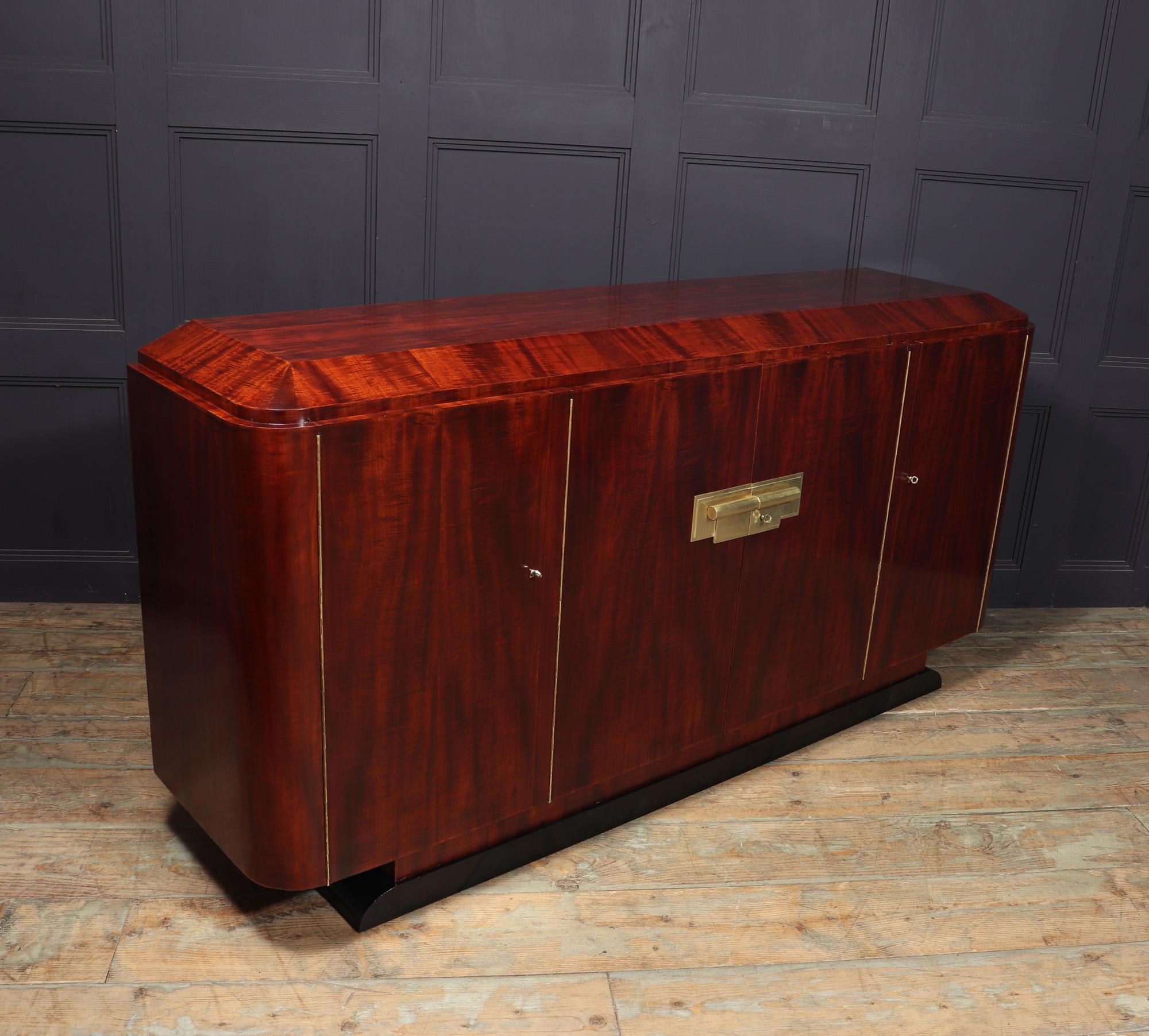 French Art Deco Sideboard in Red figured Sycamore  For Sale 9