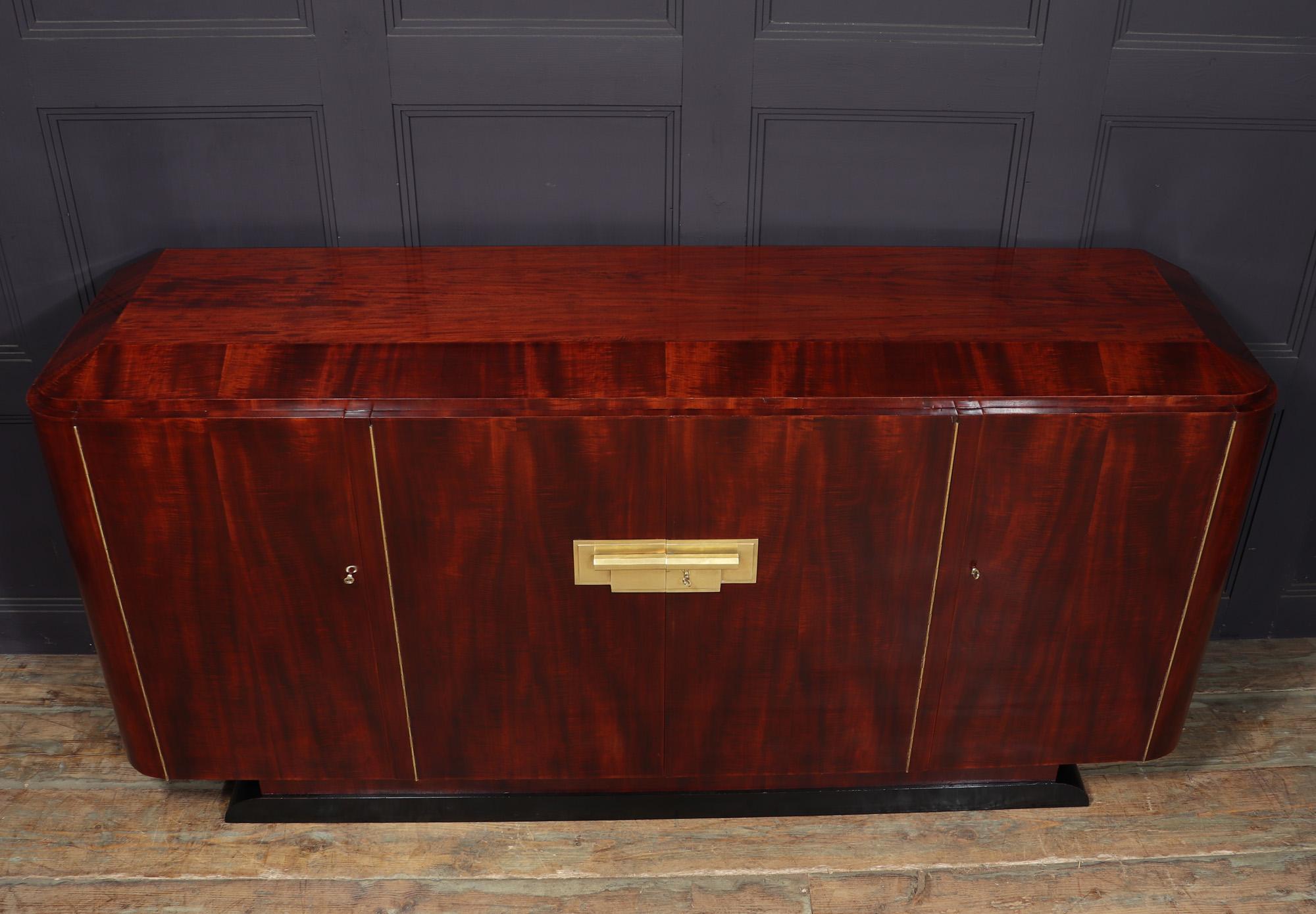 French Art Deco Sideboard in Red figured Sycamore For Sale 2